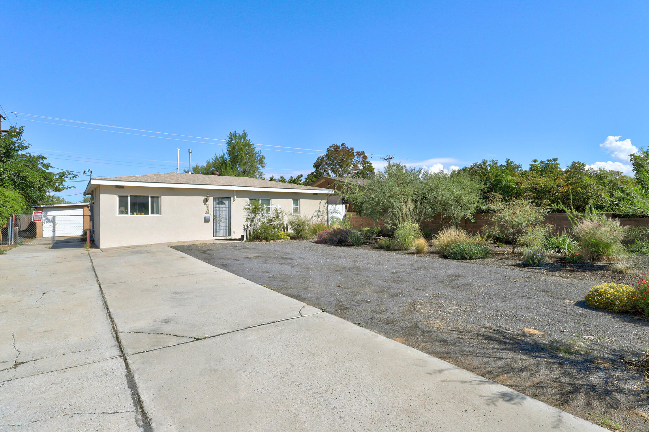 5001 COMANCHE Road NE