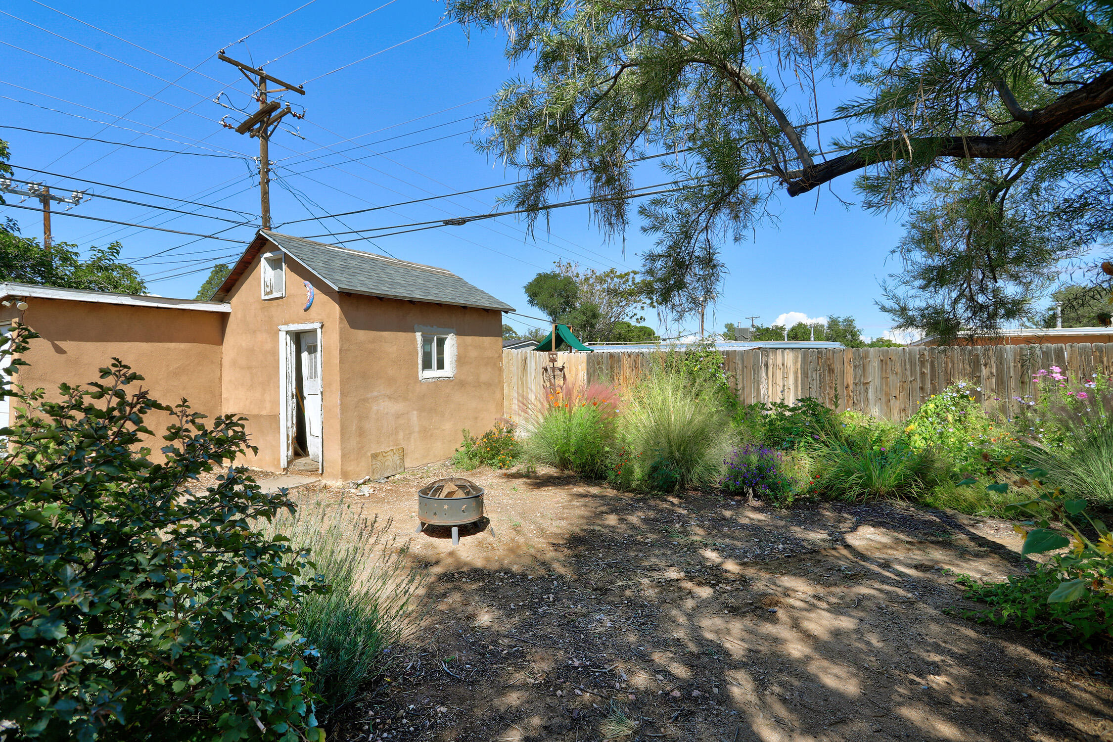 5001 COMANCHE Road NE