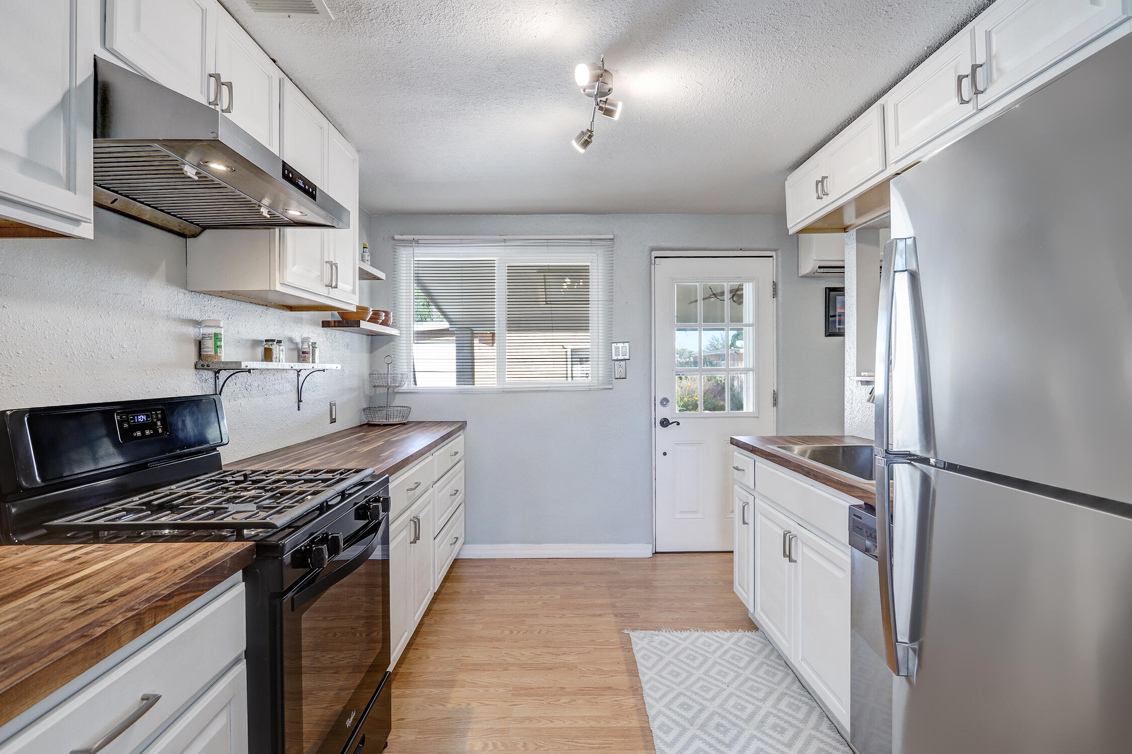 5001 COMANCHE Road NE