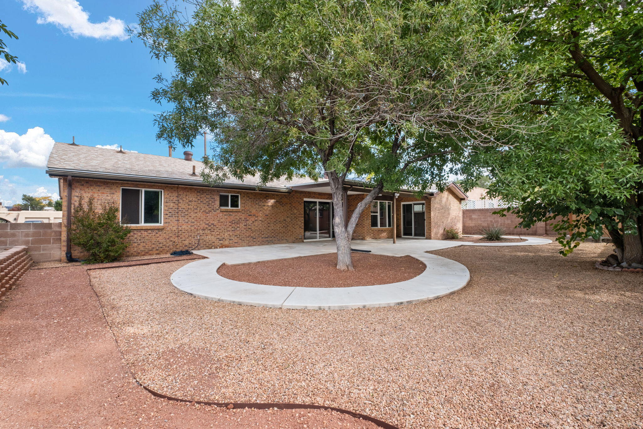 9812 Admiral Dewey Avenue NE