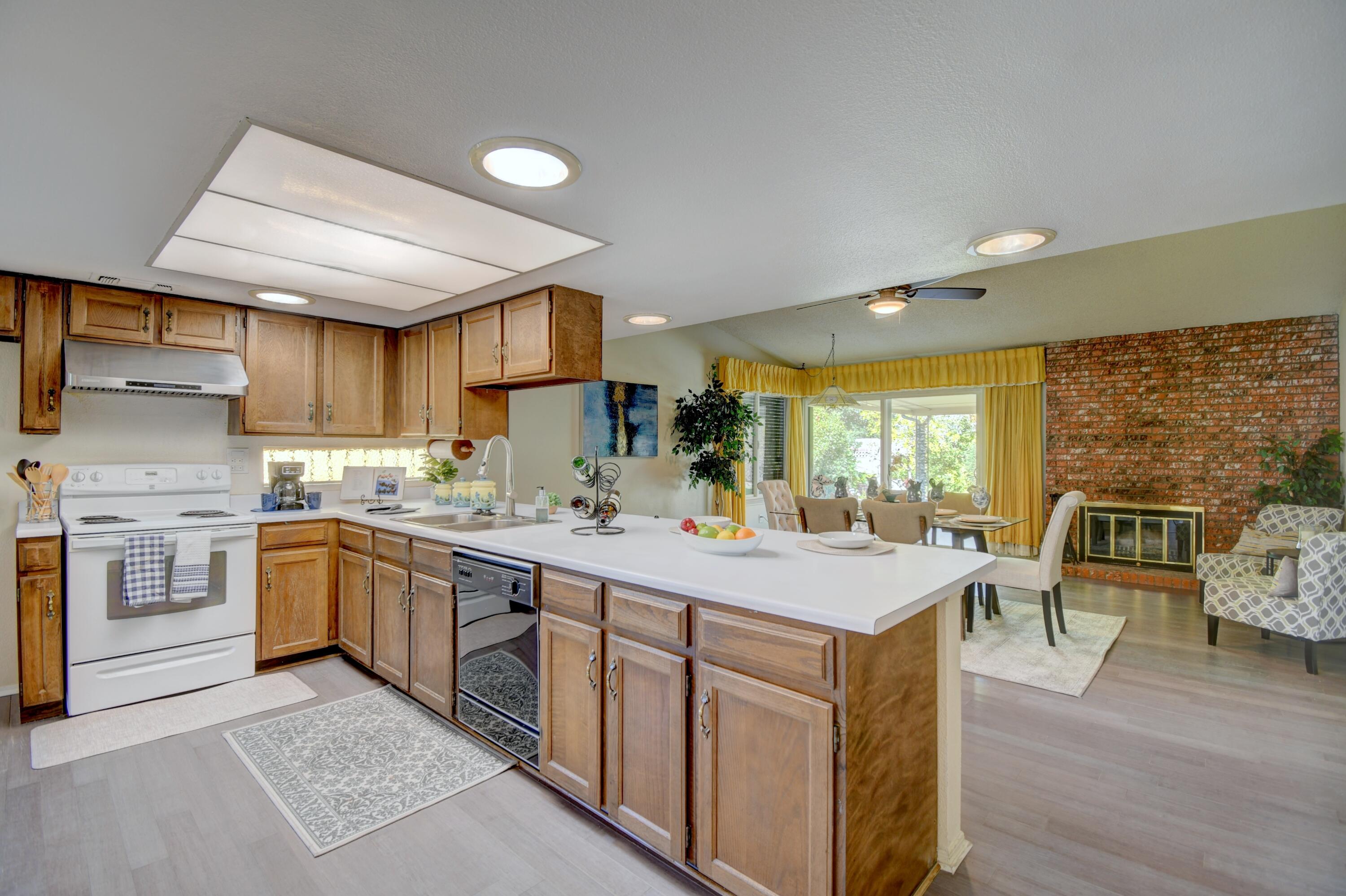 6909 Welton Drive NE