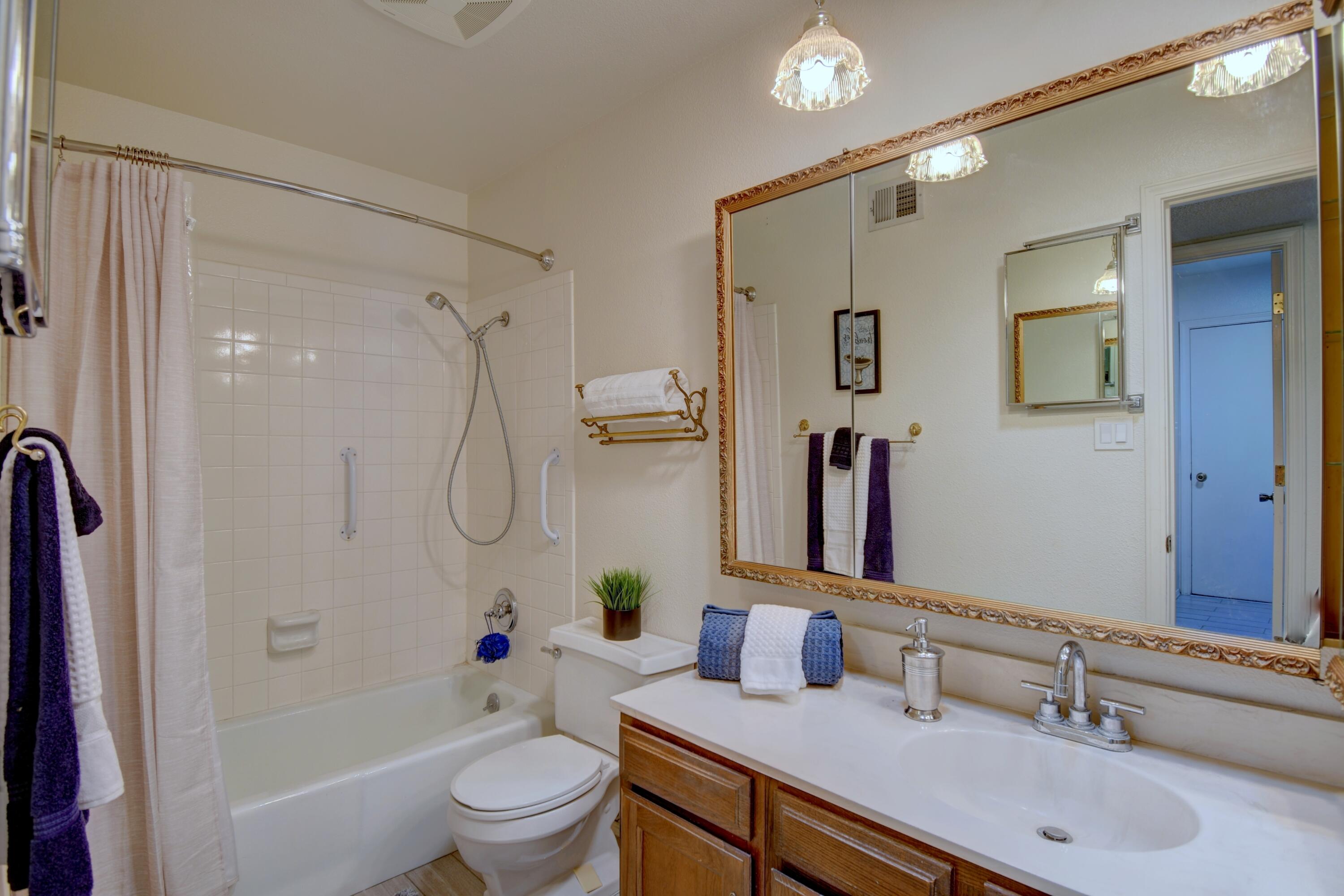 6909 Welton Drive NE