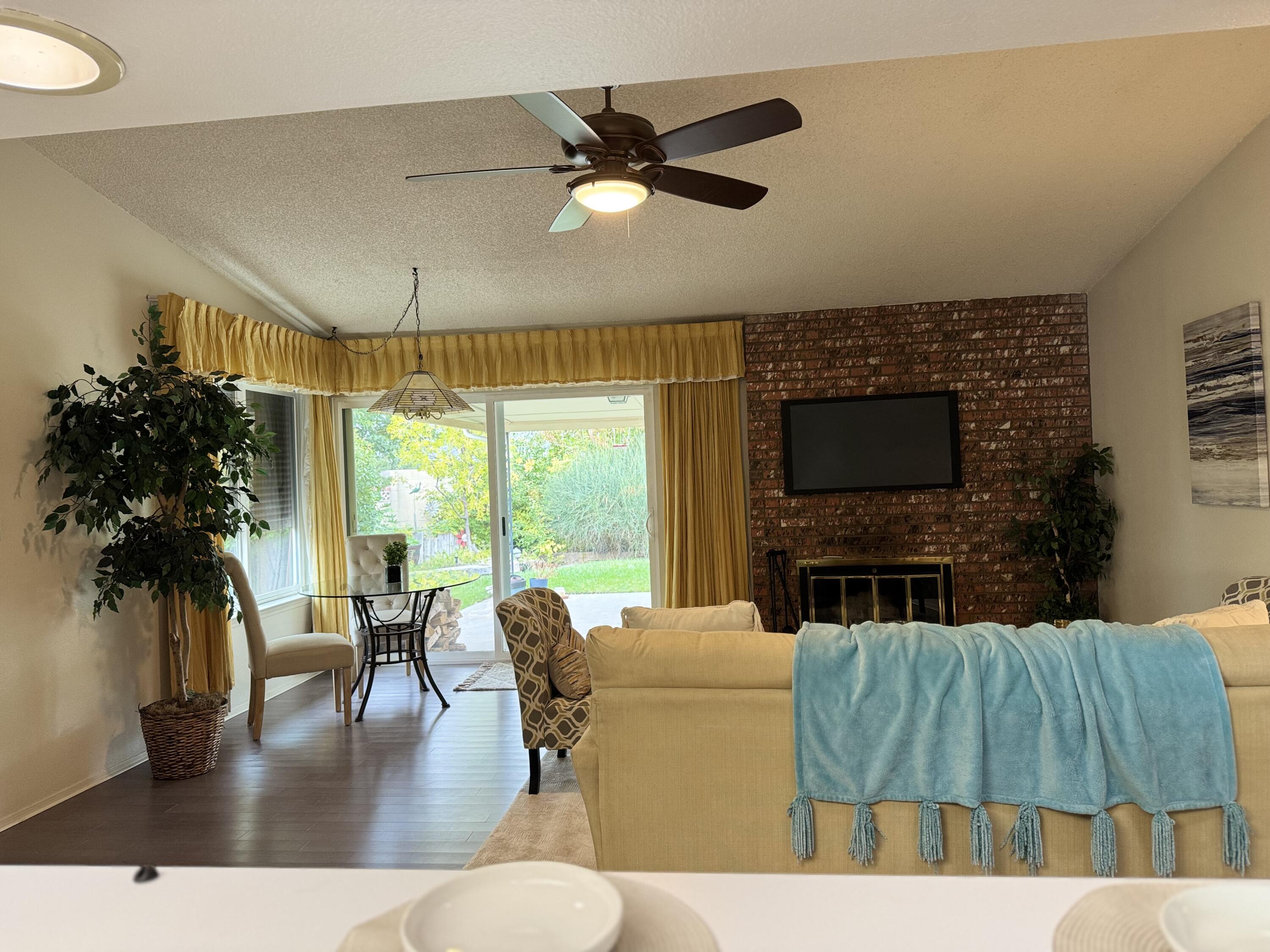 6909 Welton Drive NE