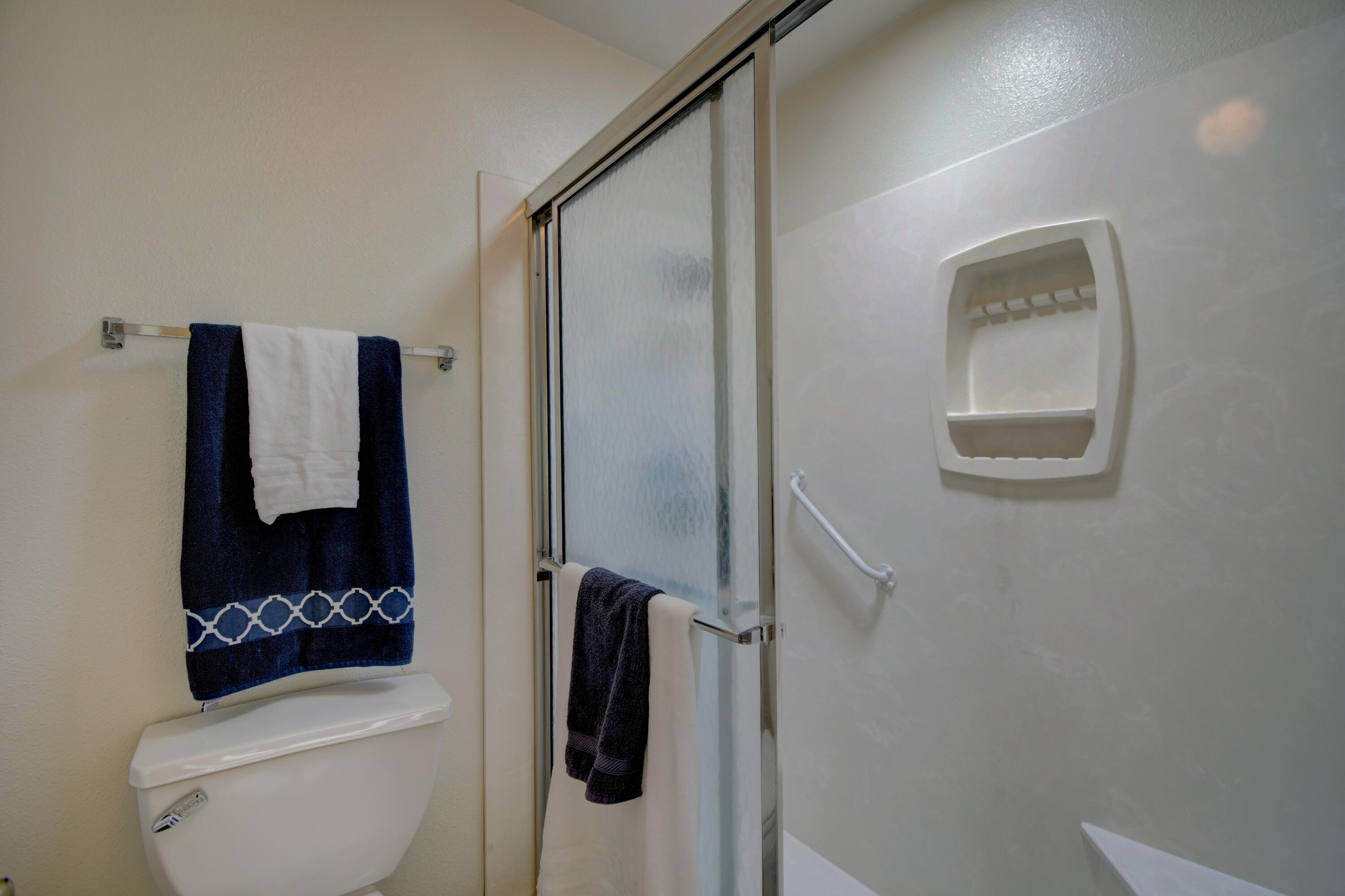 6909 Welton Drive NE