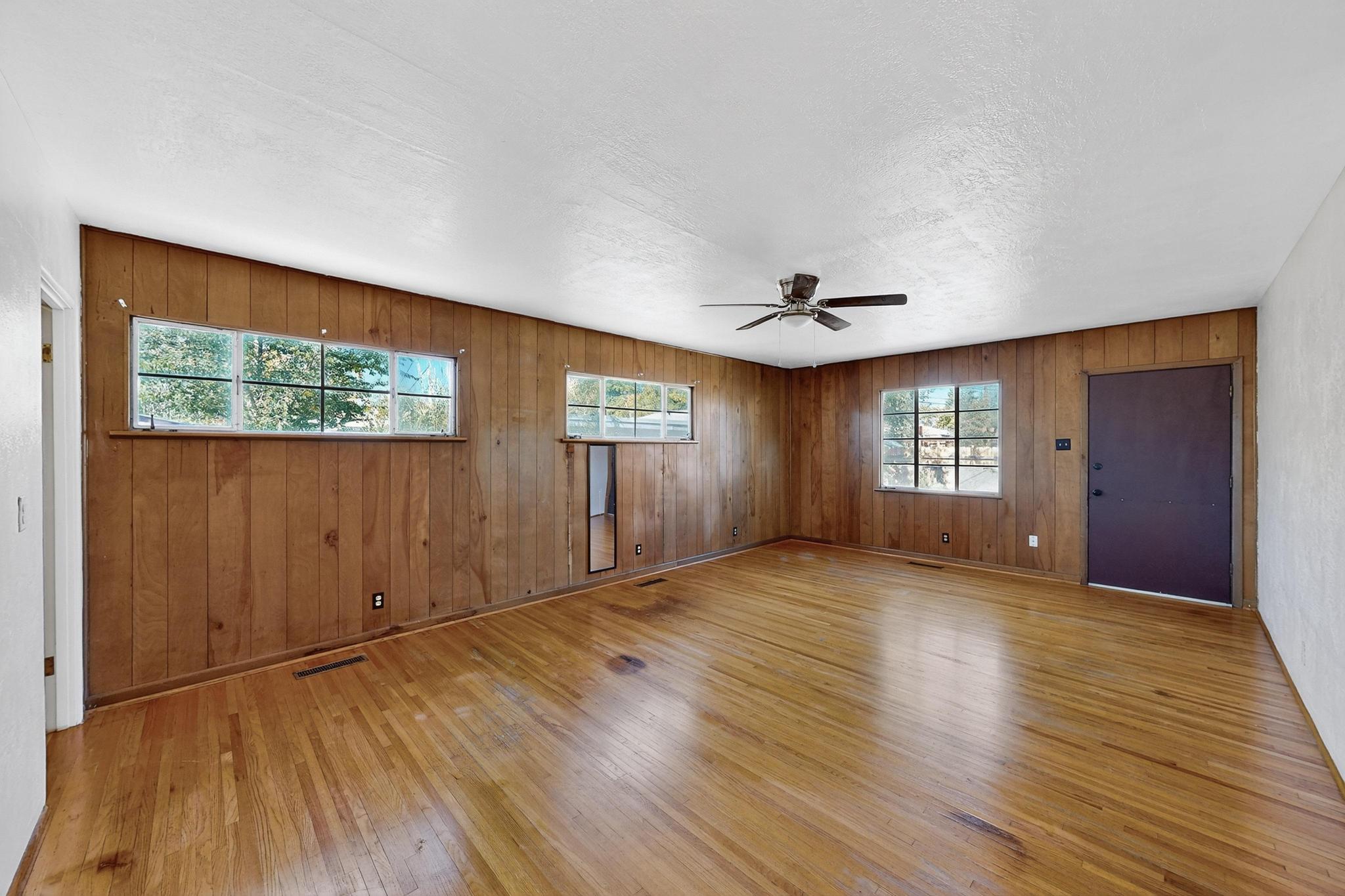 829 Jefferson Street NE