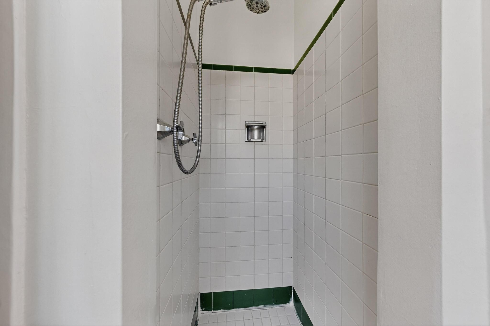 829 Jefferson Street NE