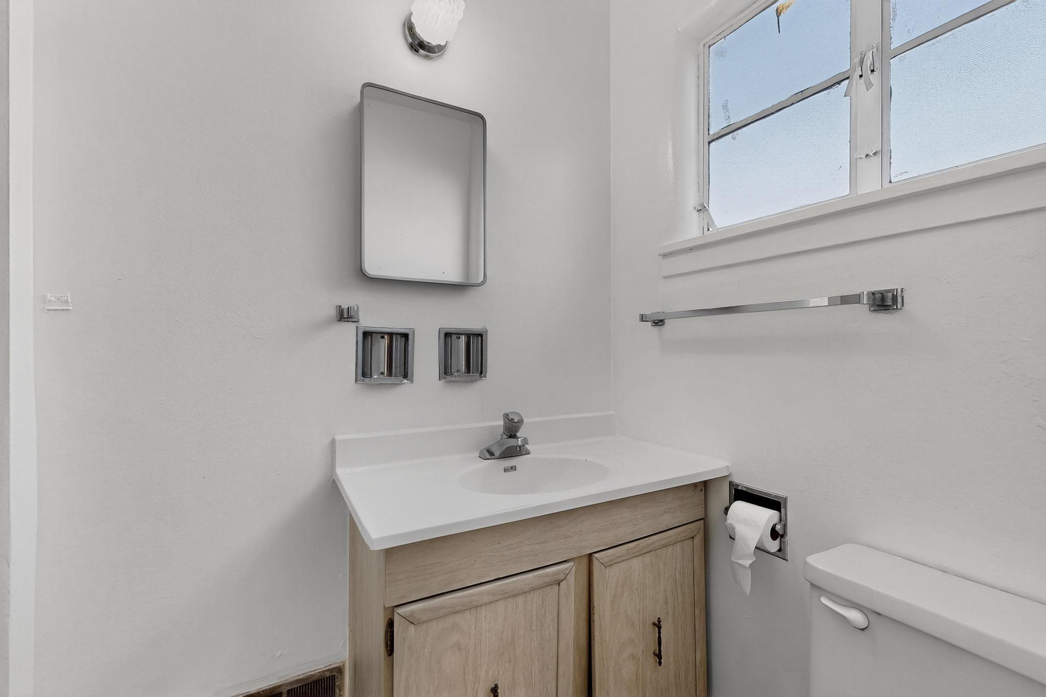 829 Jefferson Street NE