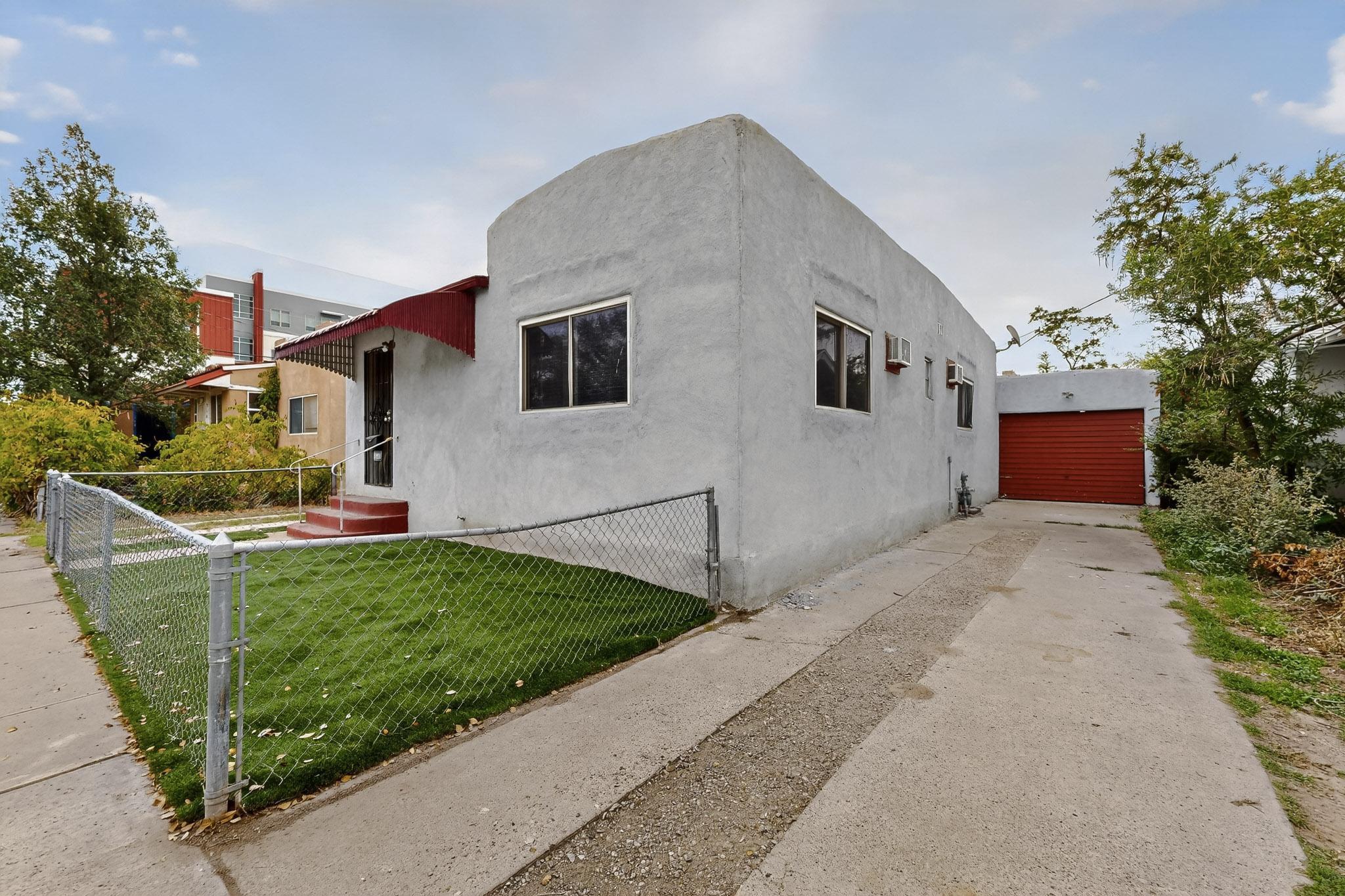 318 9th Street SW