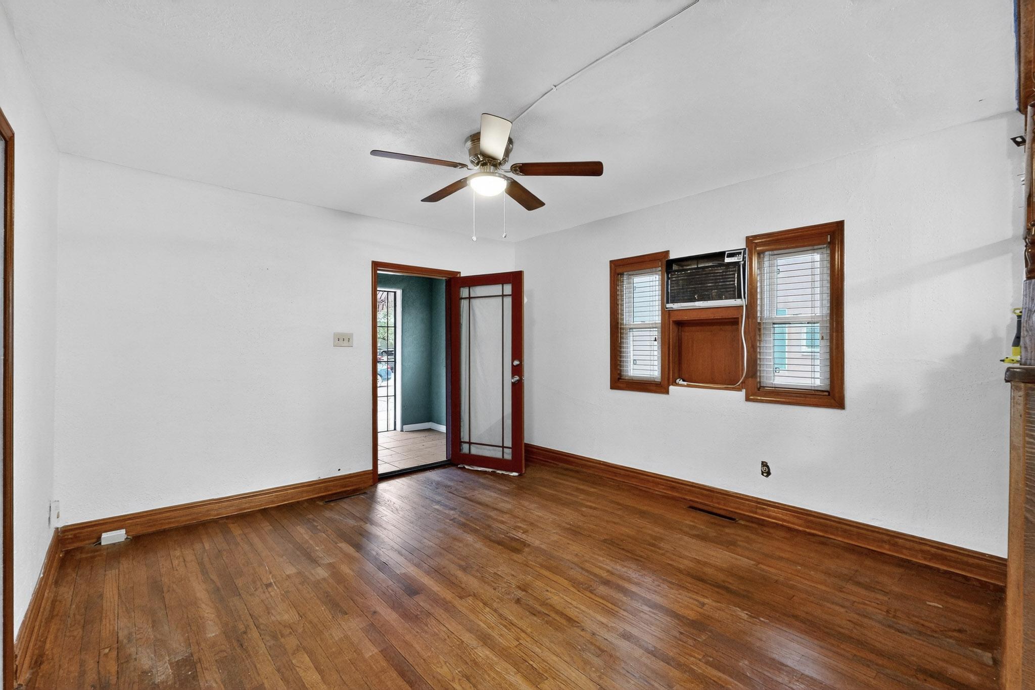 318 9th Street SW