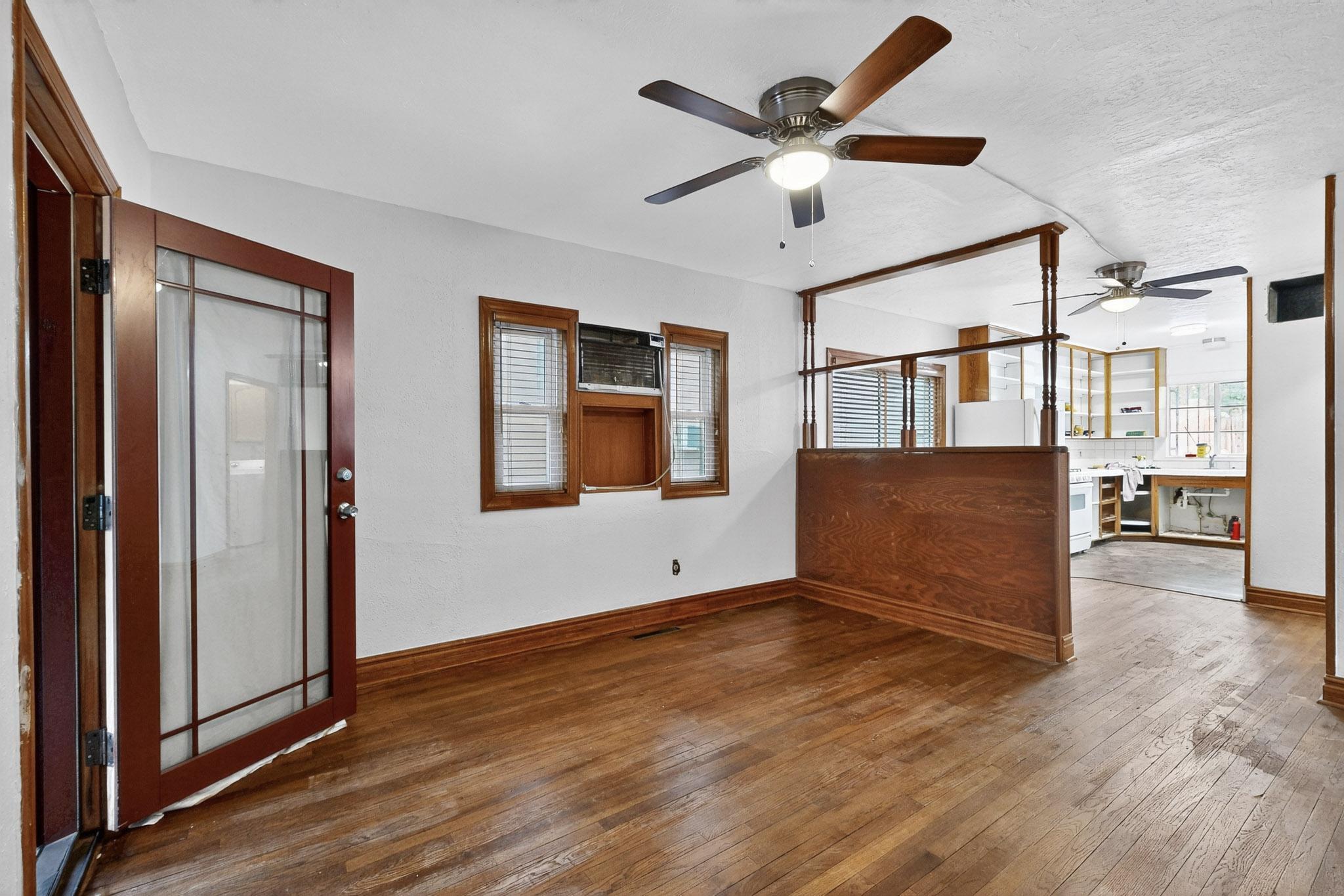 318 9th Street SW