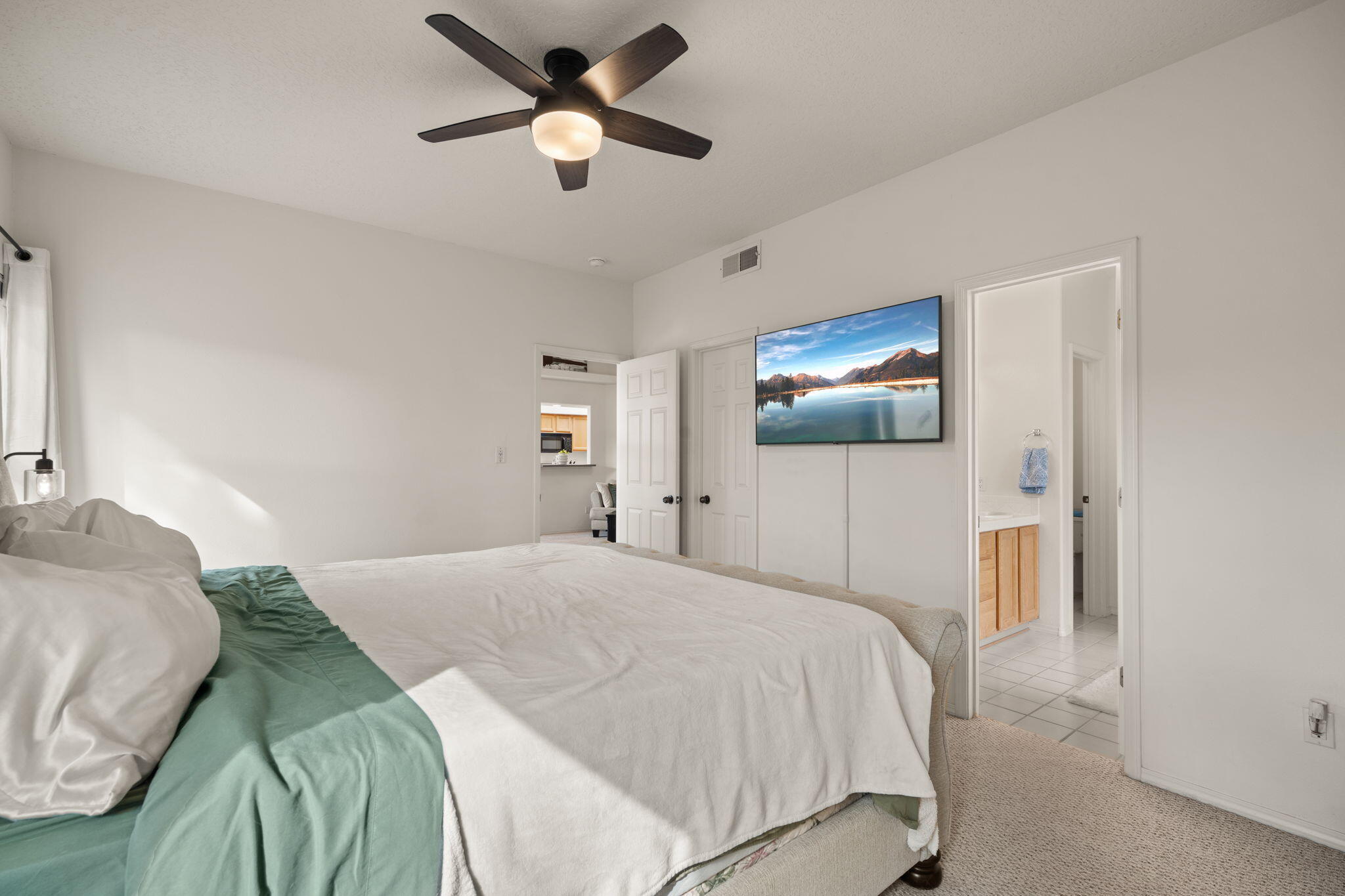 7408 Cerros Place NW