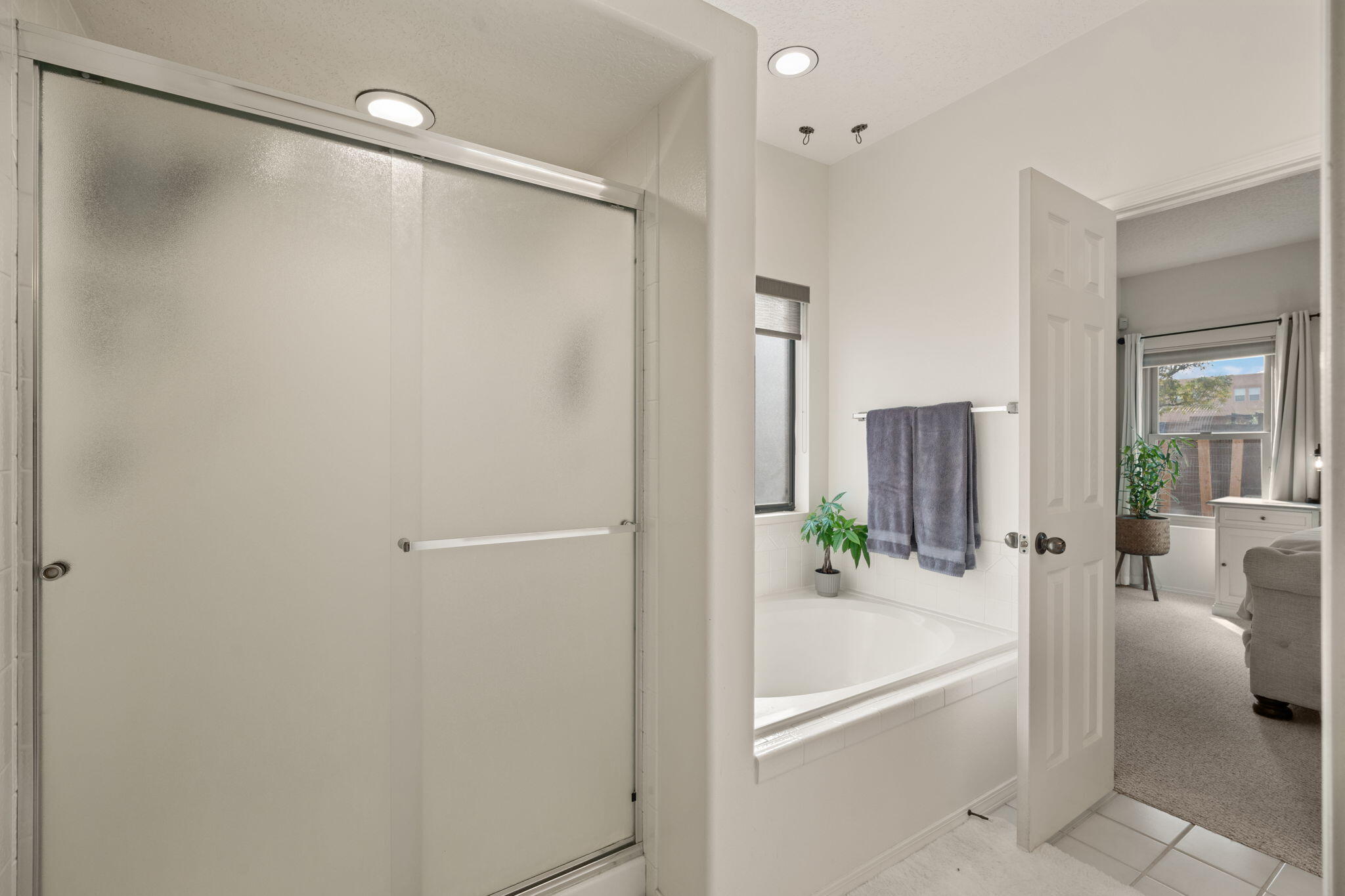 7408 Cerros Place NW