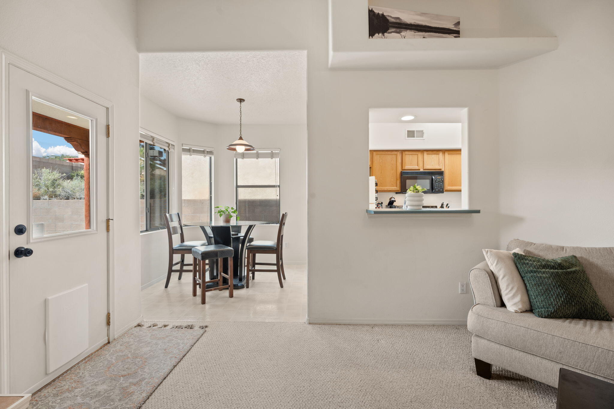 7408 Cerros Place NW