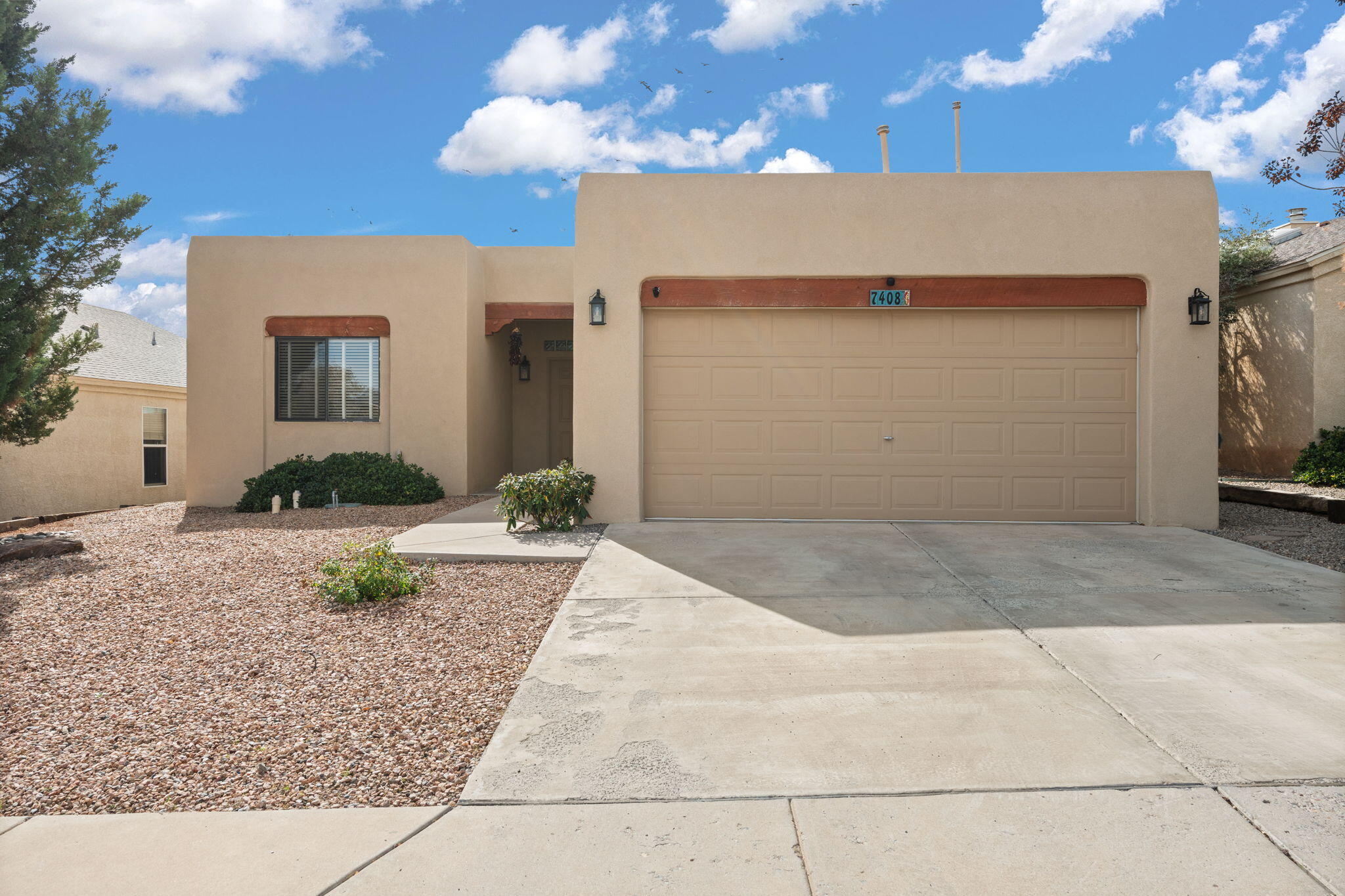 7408 Cerros Place NW
