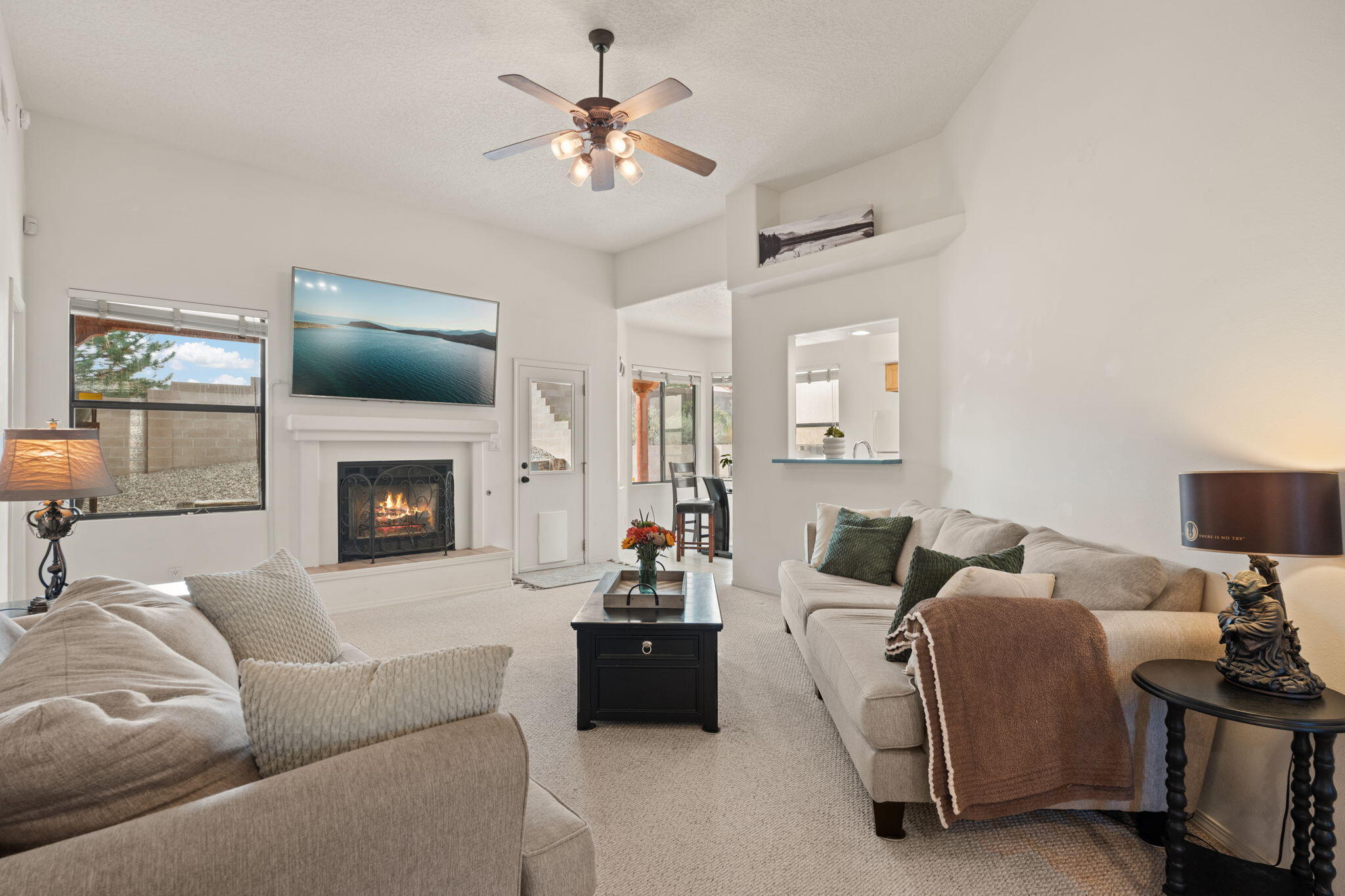 7408 Cerros Place NW