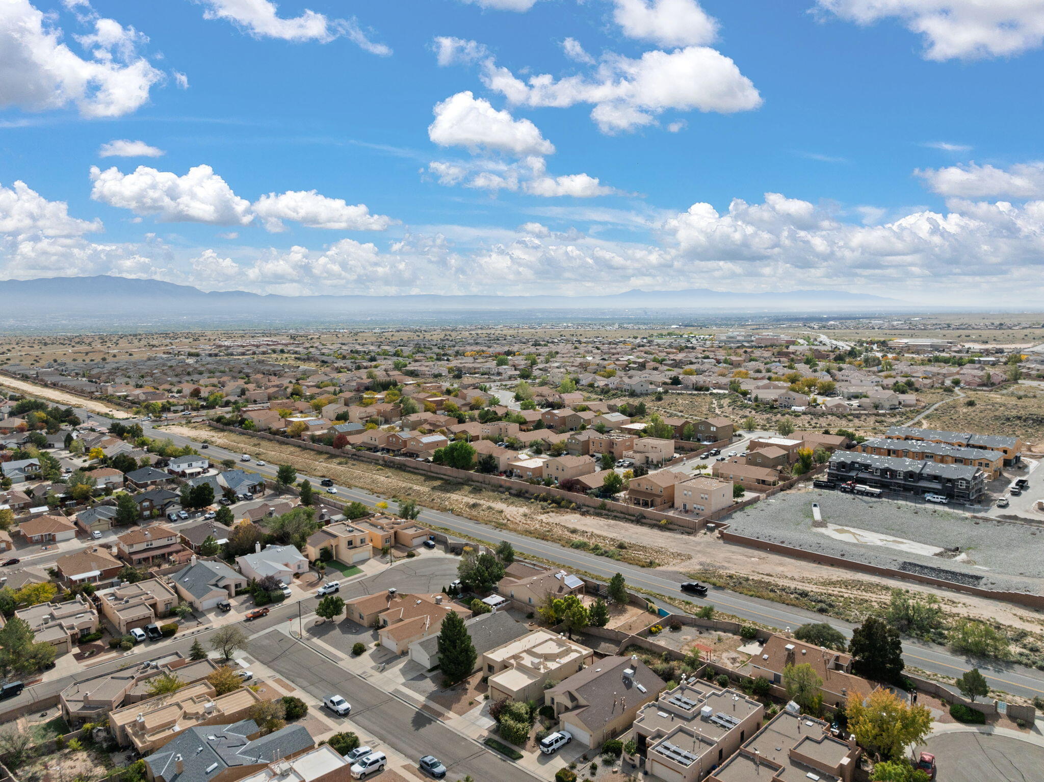 7408 Cerros Place NW