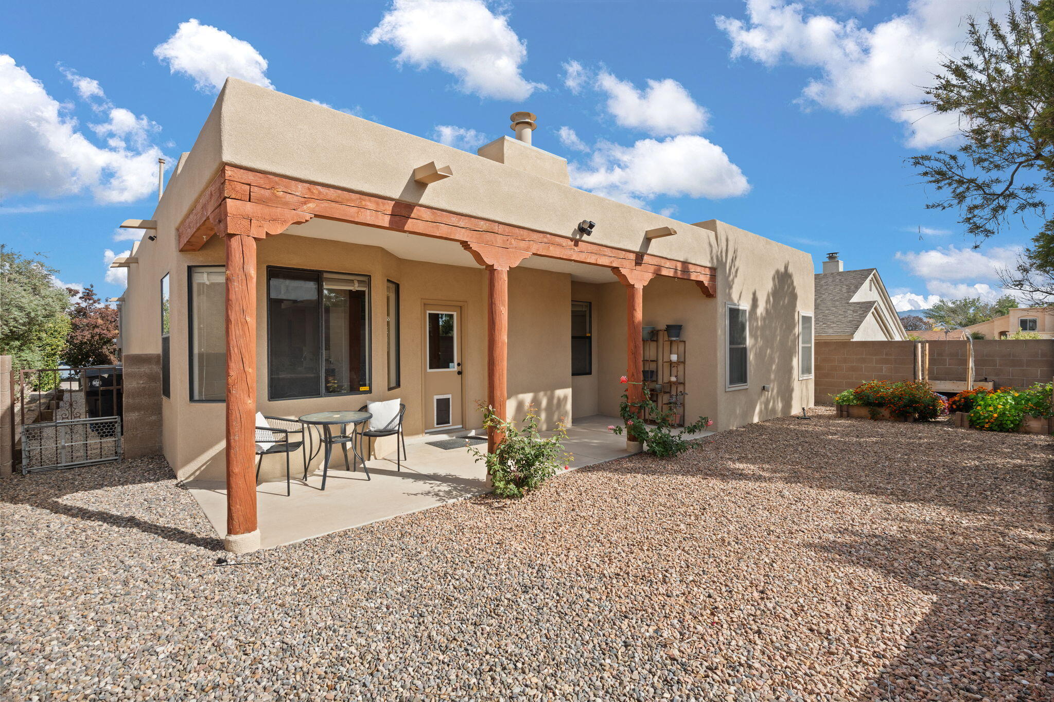 7408 Cerros Place NW