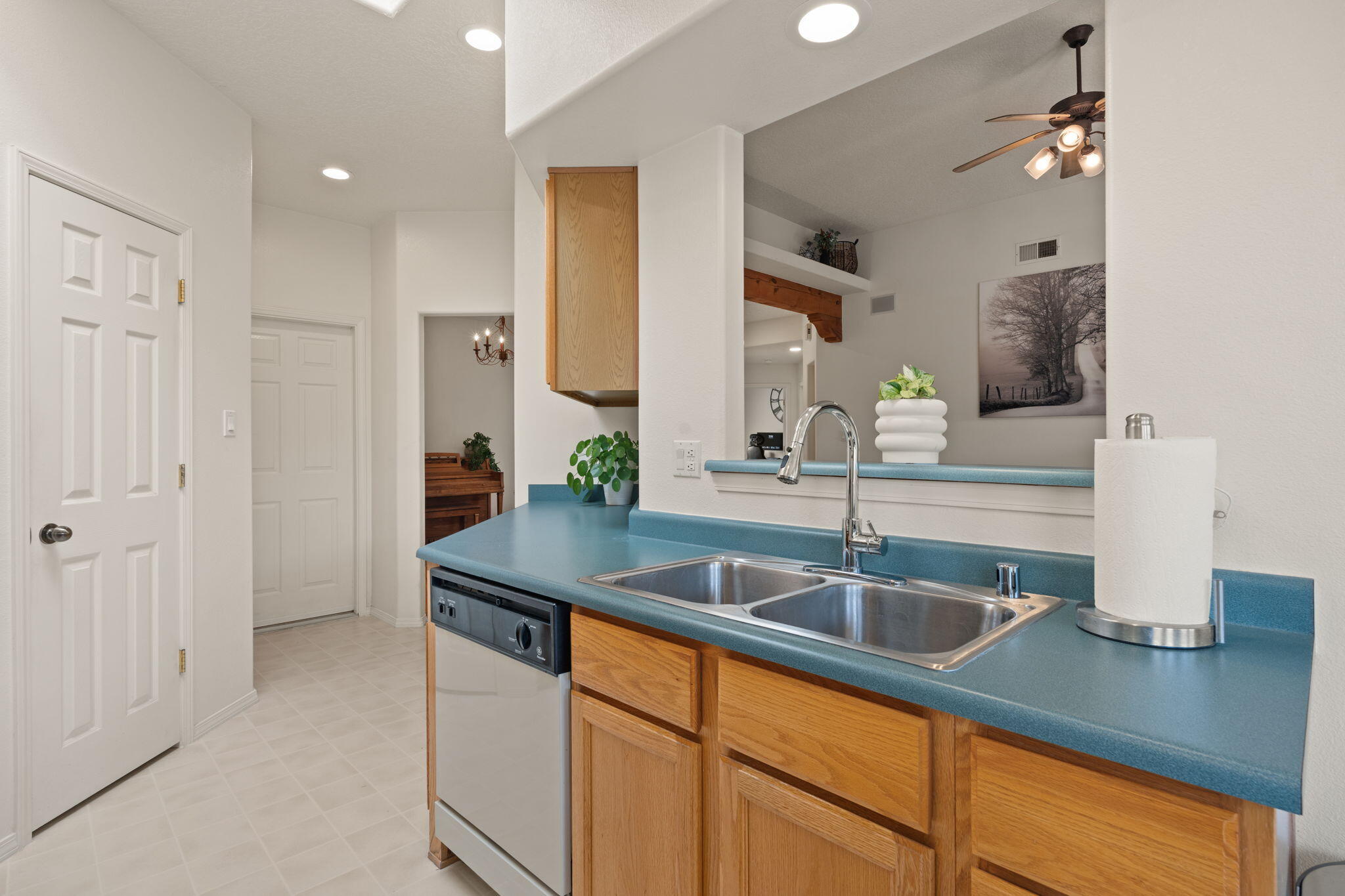 7408 Cerros Place NW