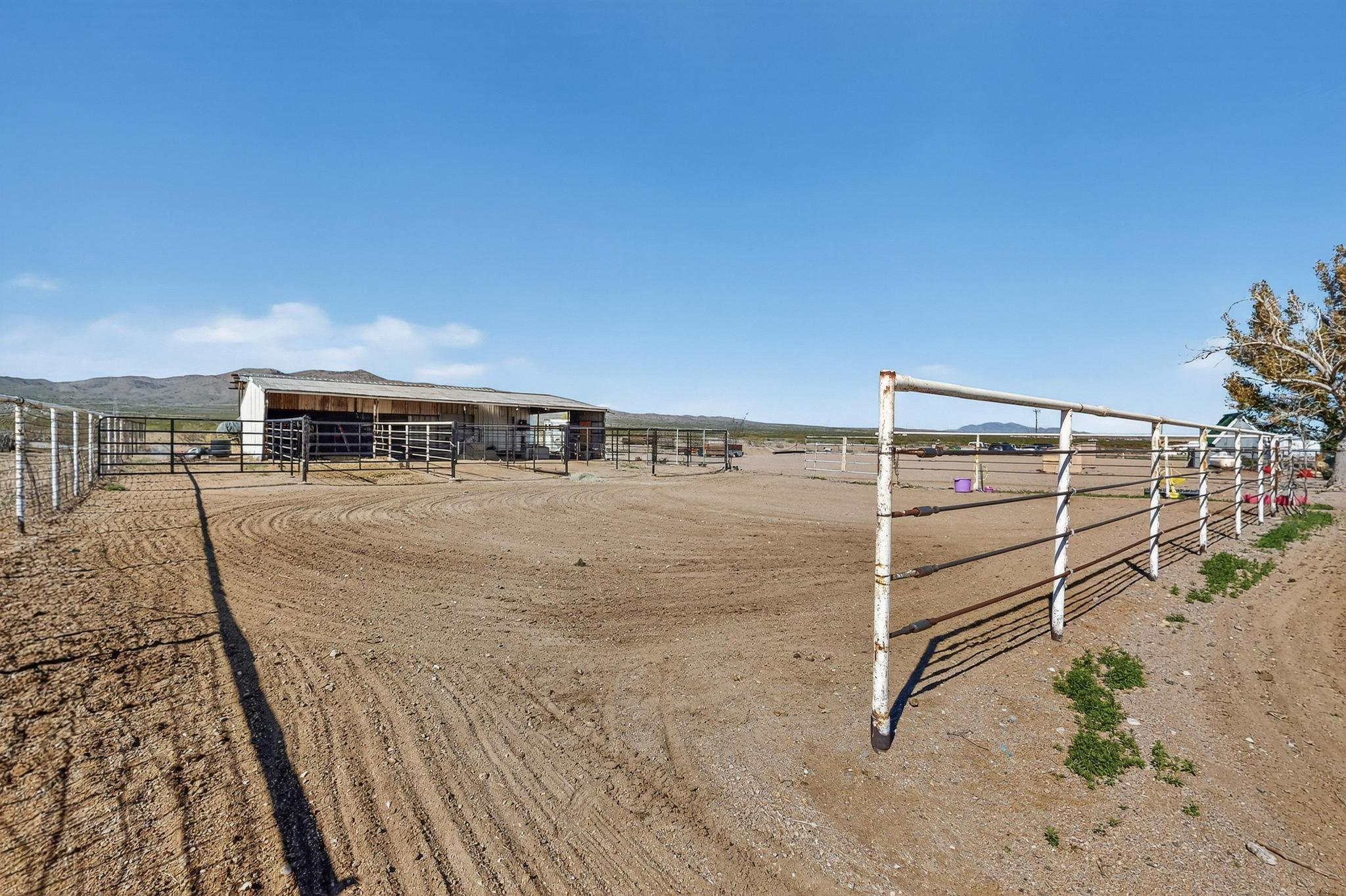161 W Frontage Road