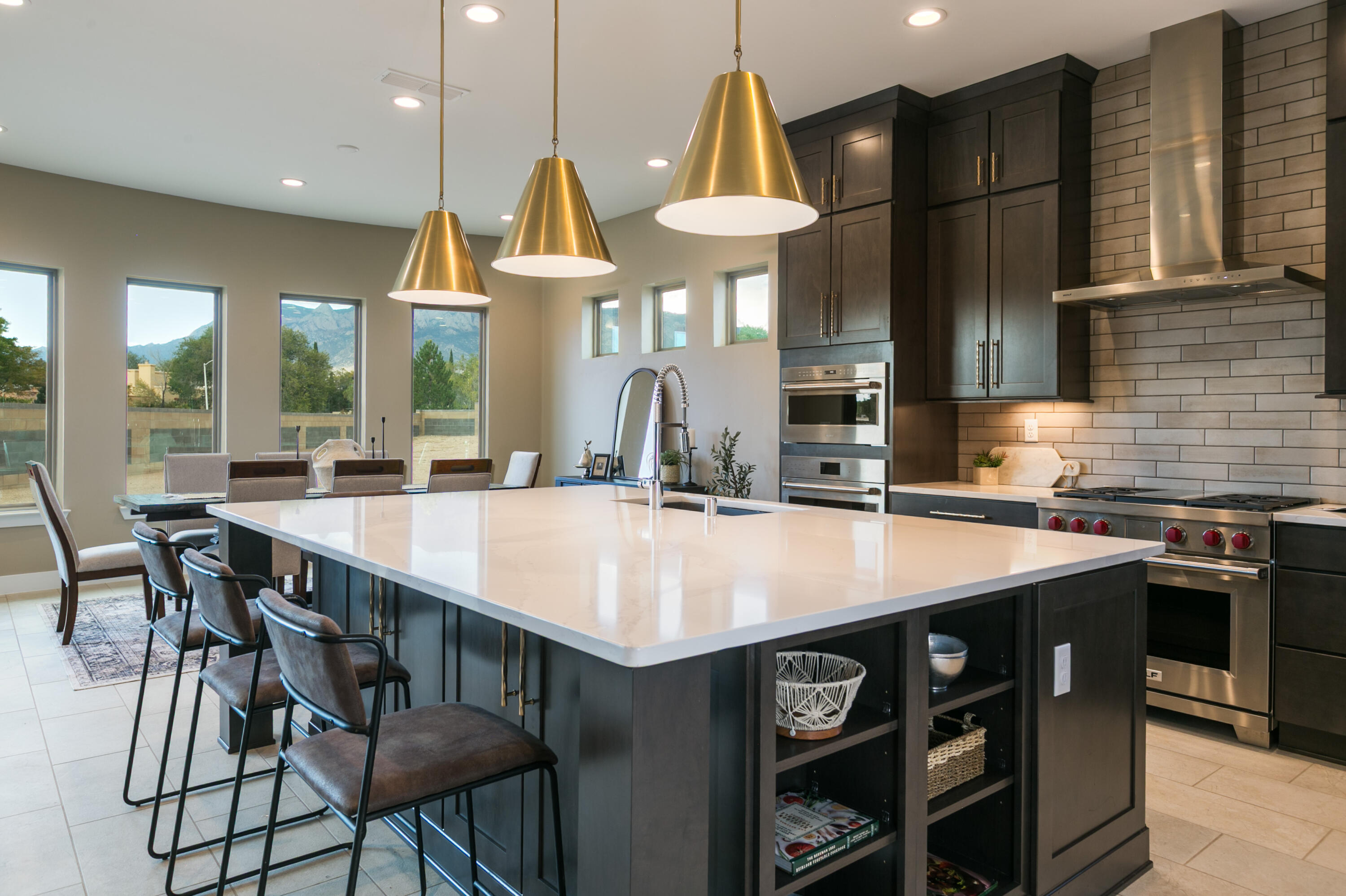 6725 Akademeia Loop NE