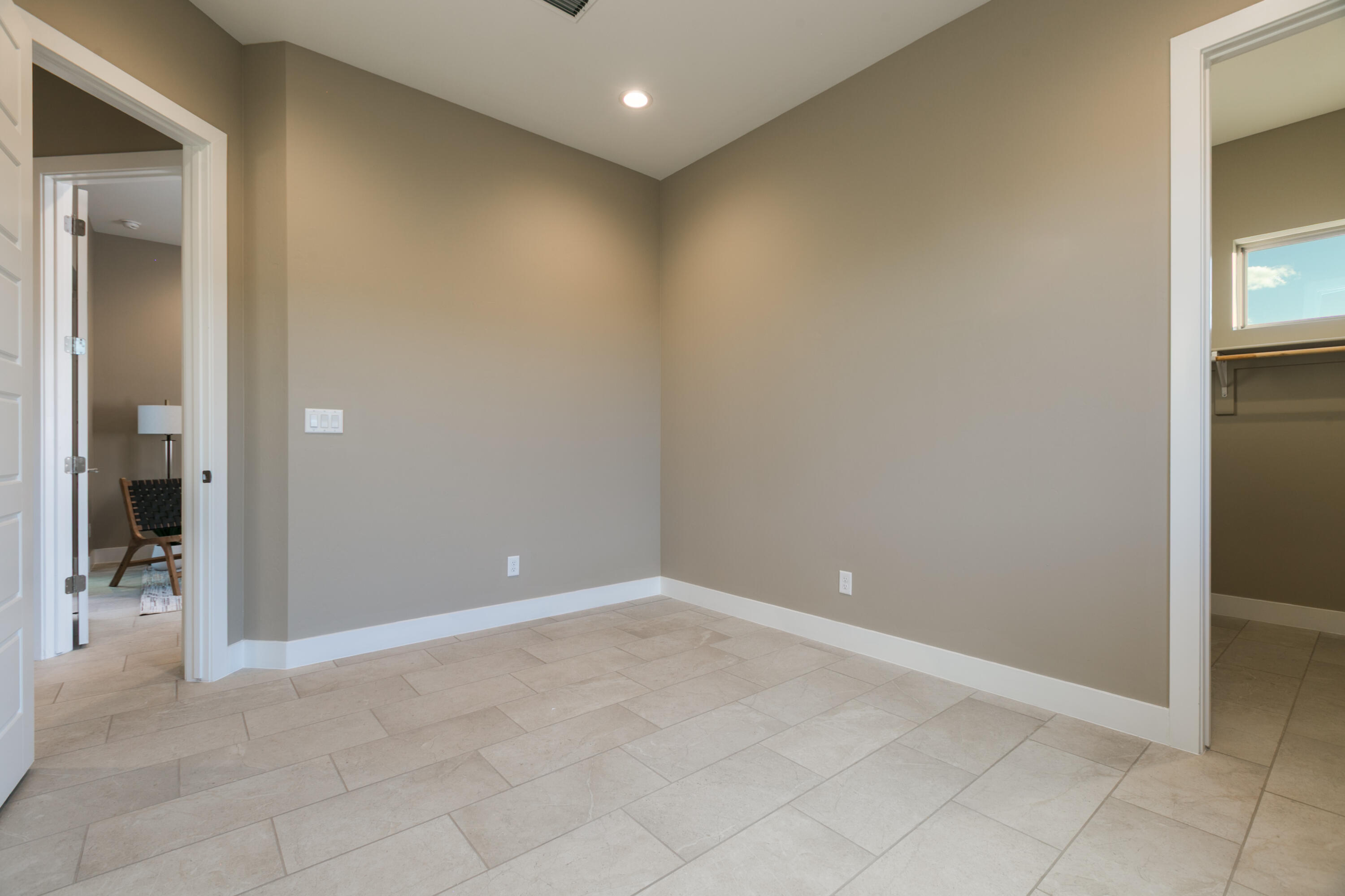 6725 Akademeia Loop NE