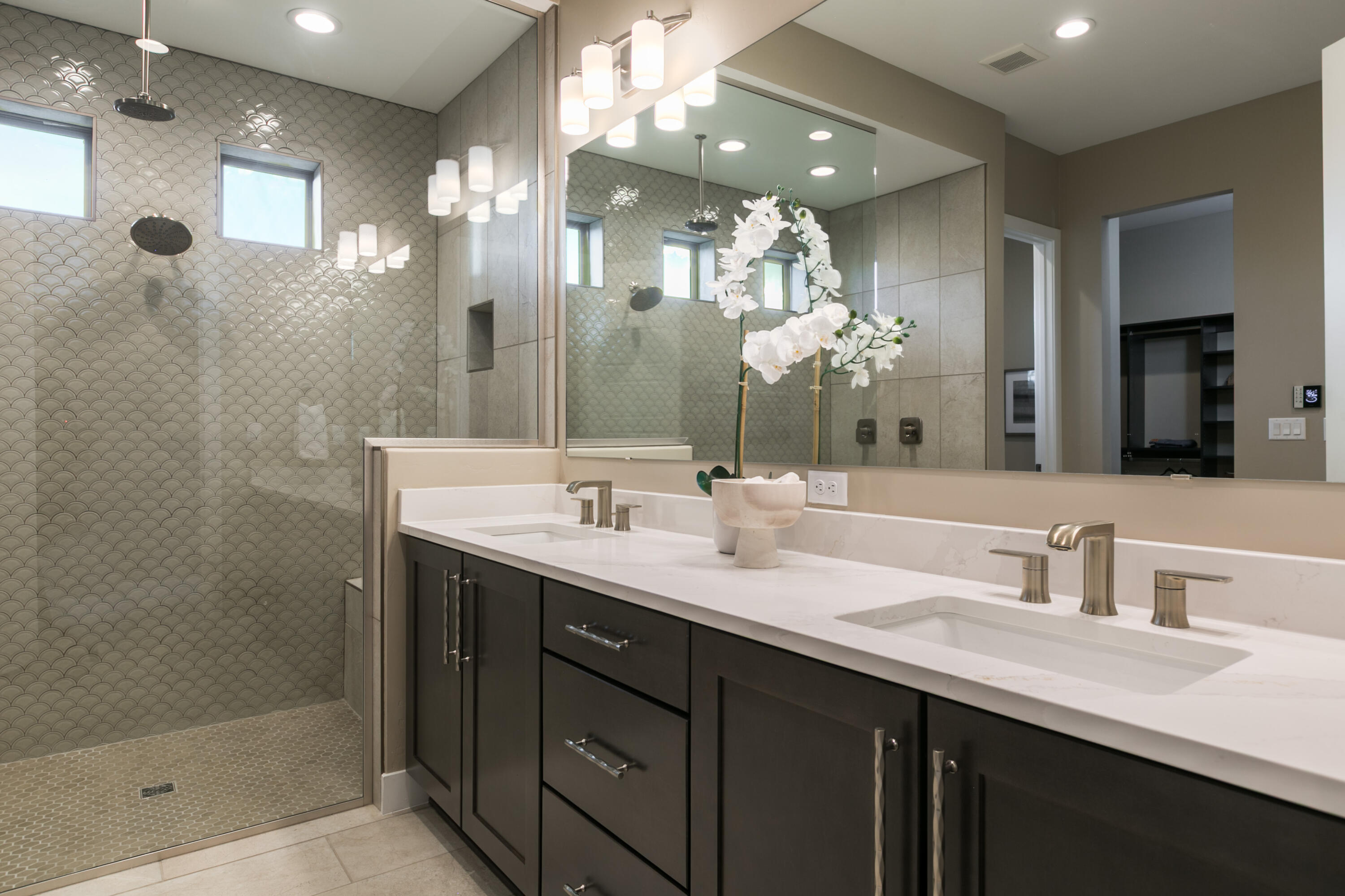 6725 Akademeia Loop NE