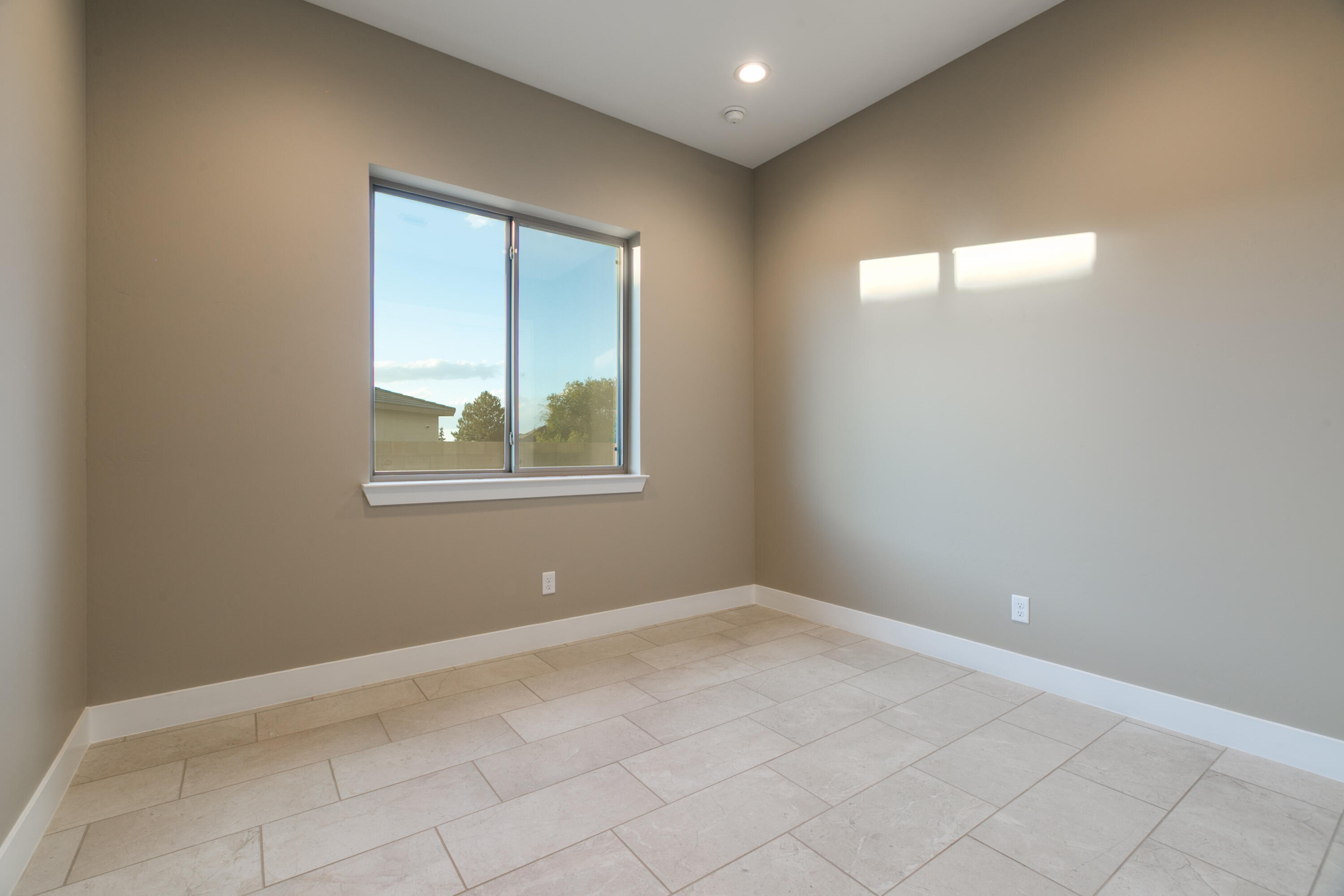 6725 Akademeia Loop NE