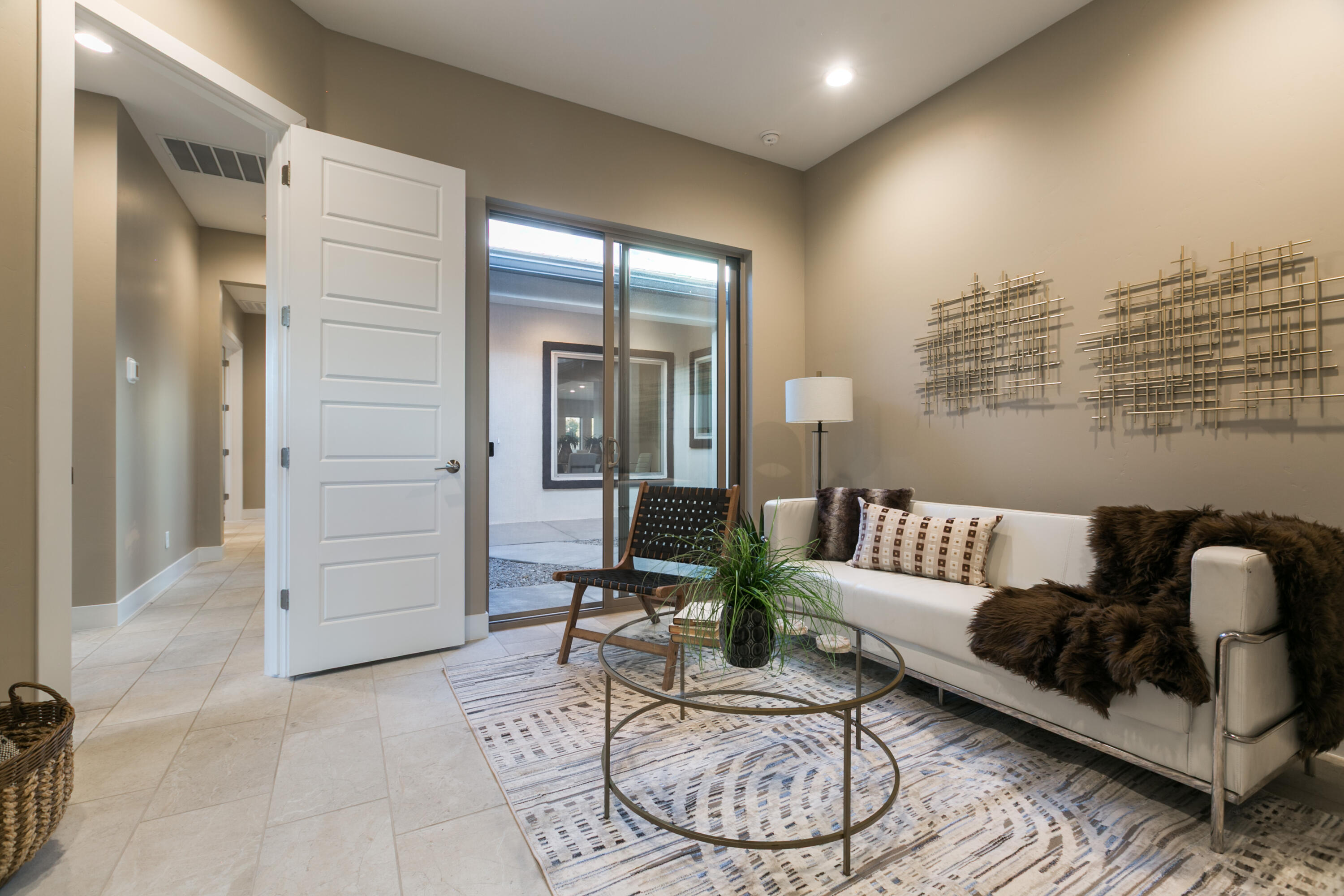 6725 Akademeia Loop NE