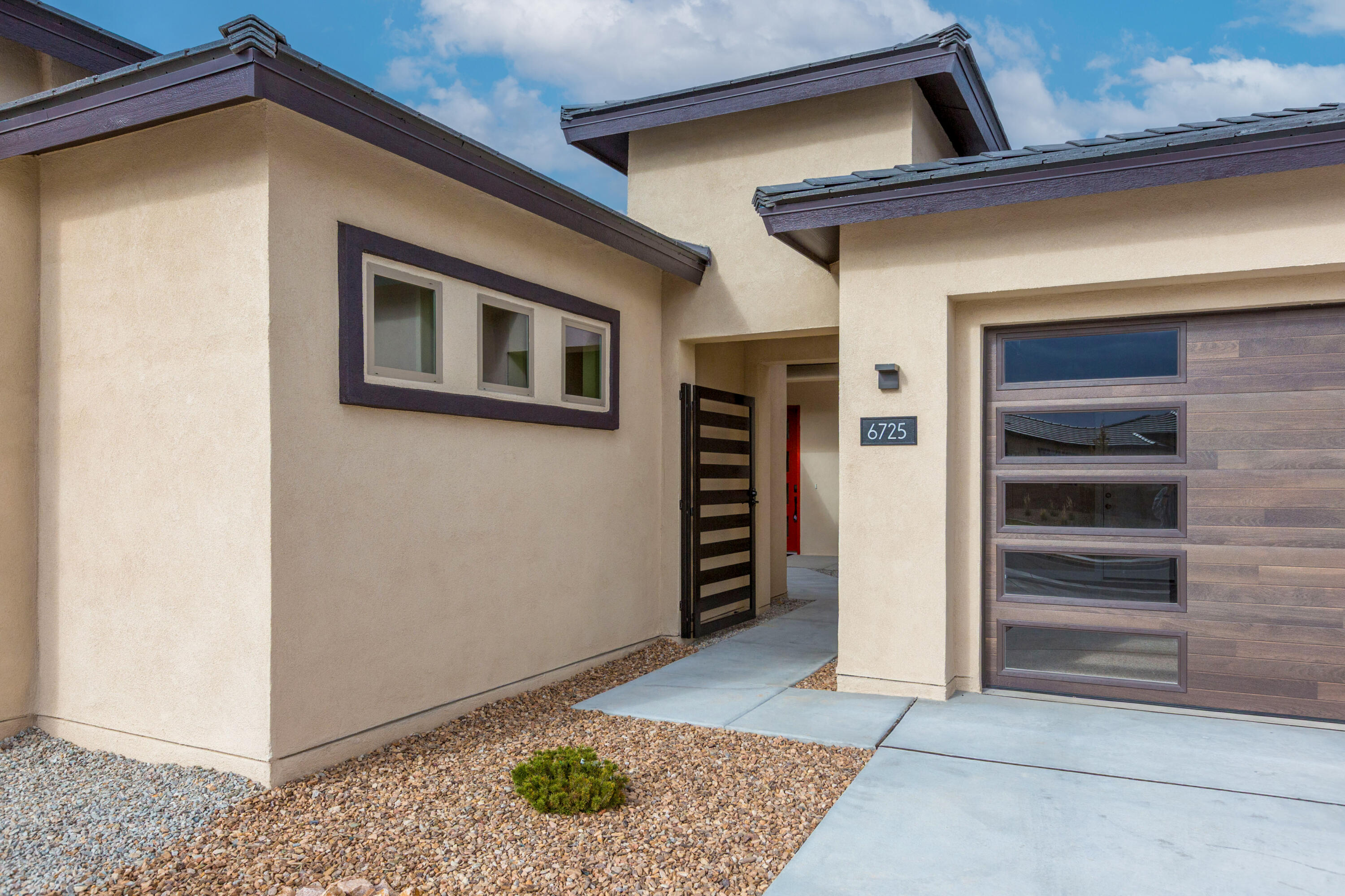 6725 Akademeia Loop NE