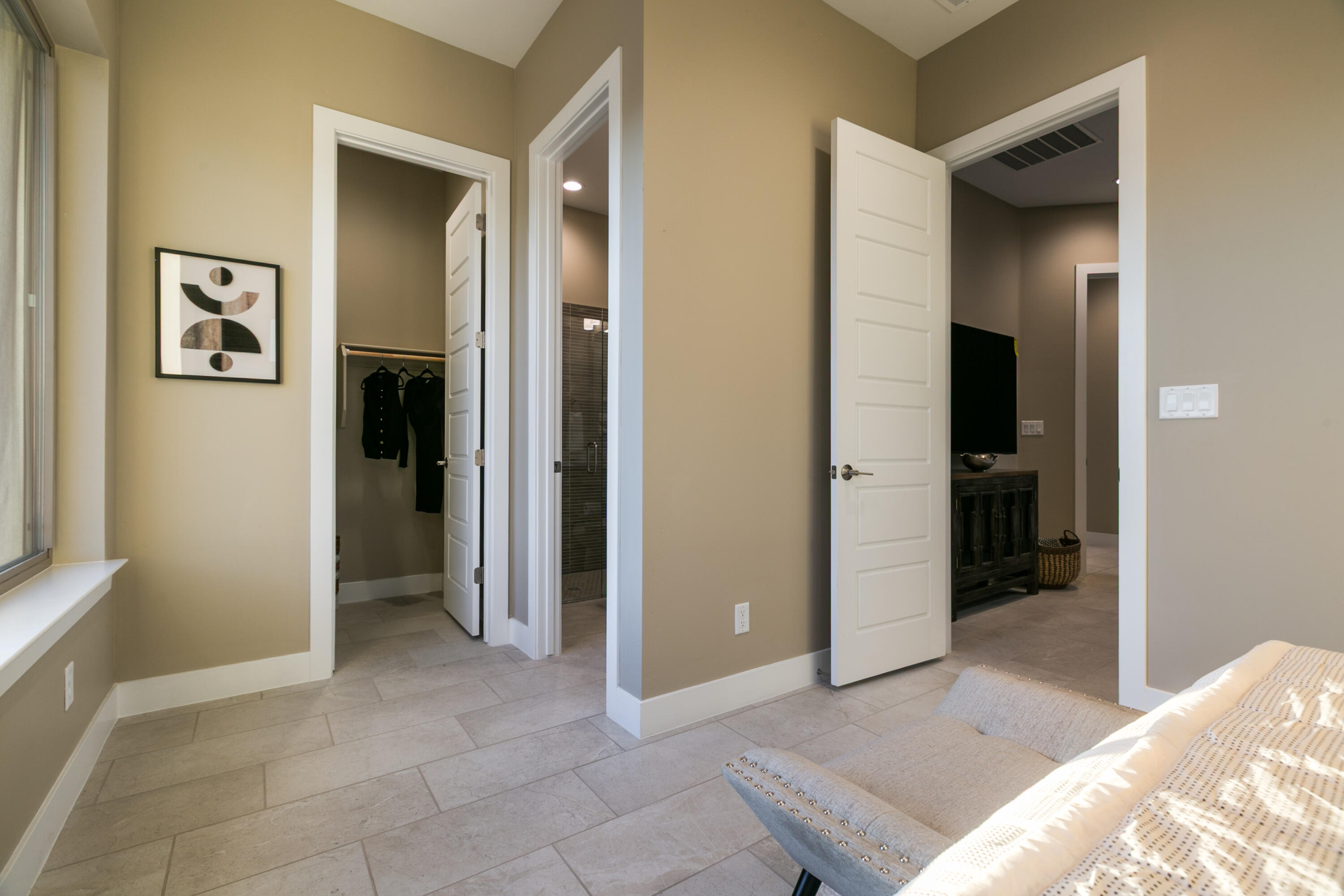 6725 Akademeia Loop NE