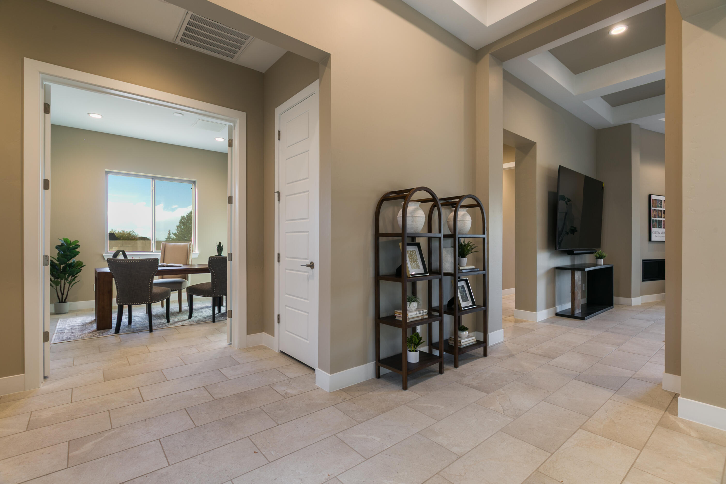 6725 Akademeia Loop NE