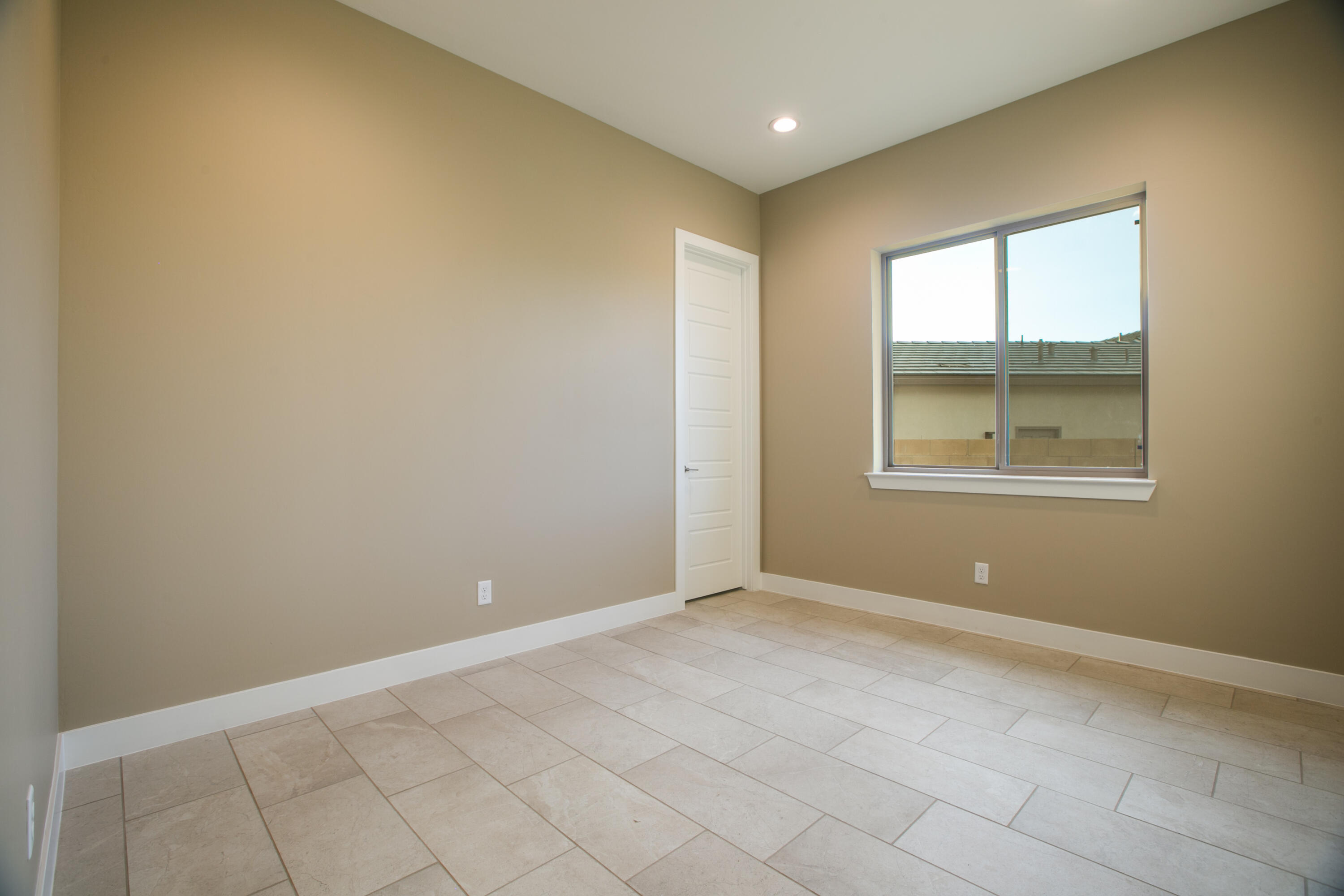 6725 Akademeia Loop NE