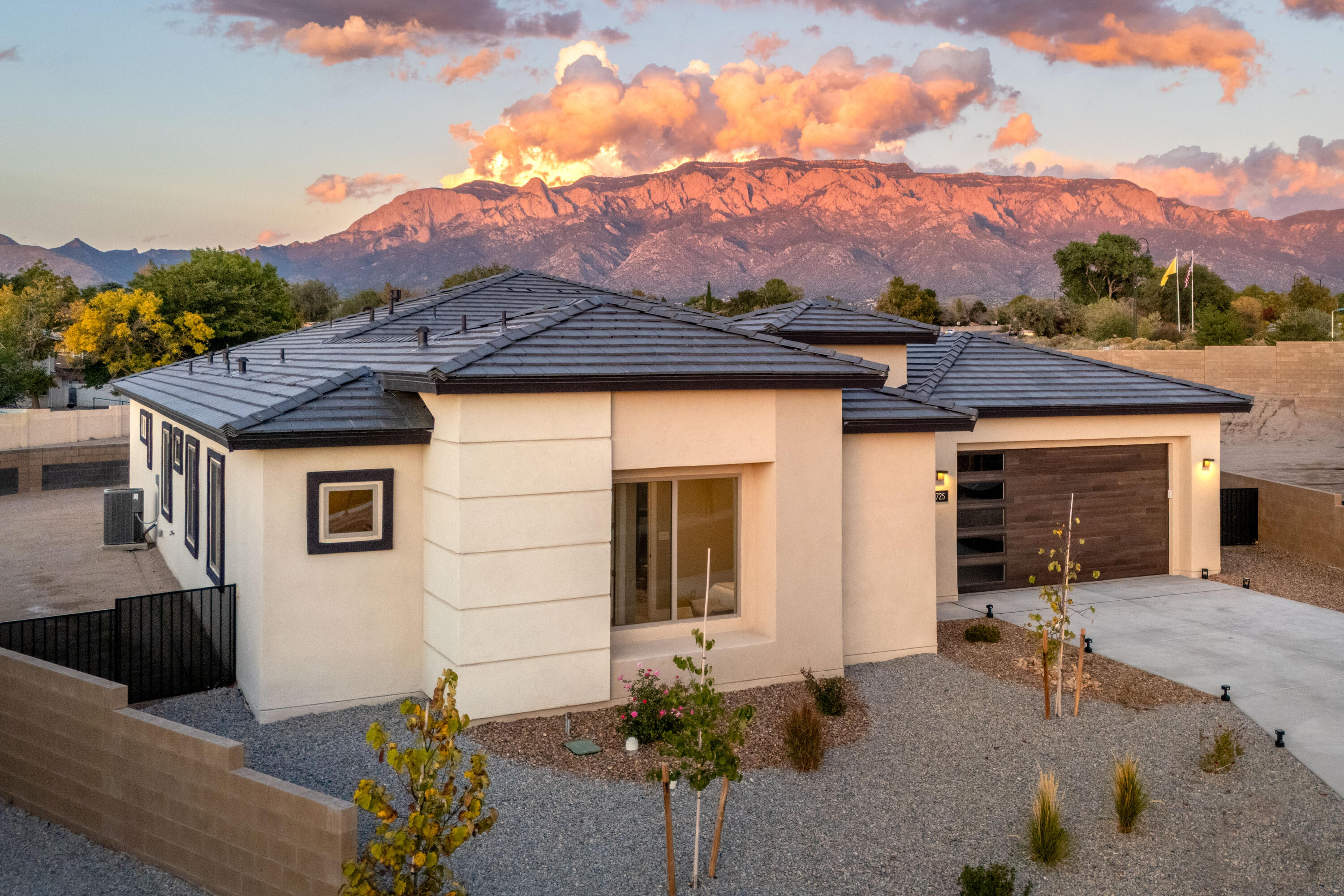 6725 Akademeia Loop NE