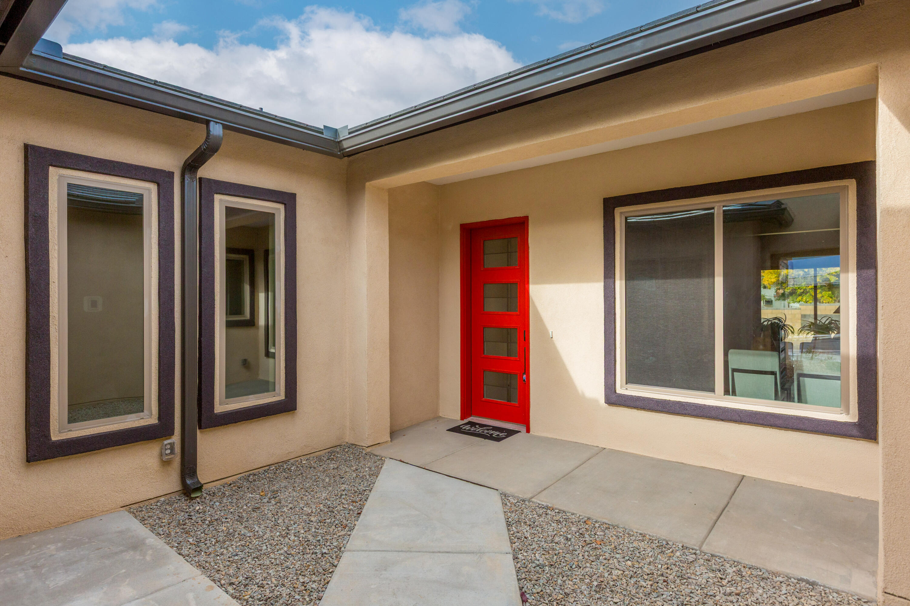 6725 Akademeia Loop NE