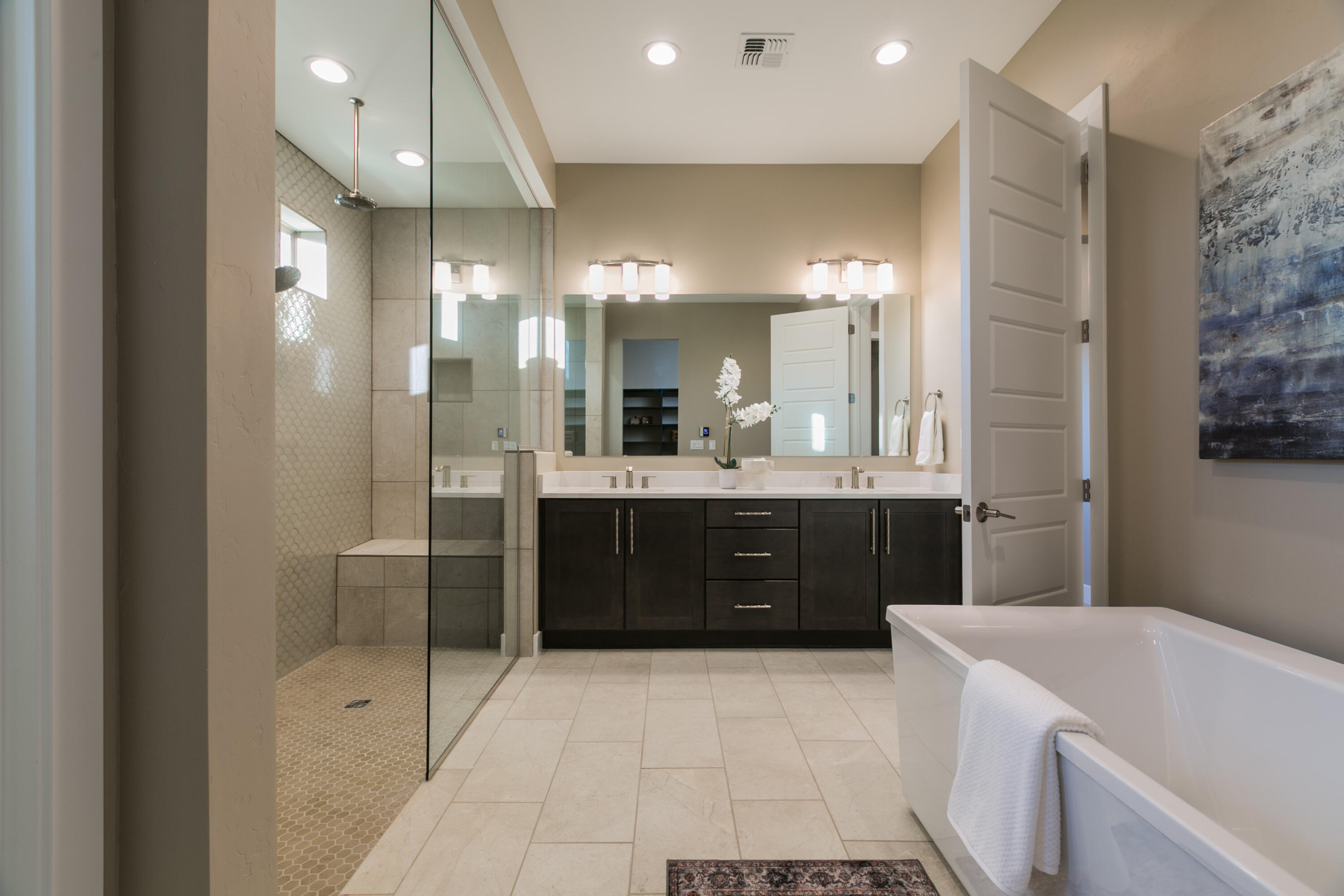 6725 Akademeia Loop NE