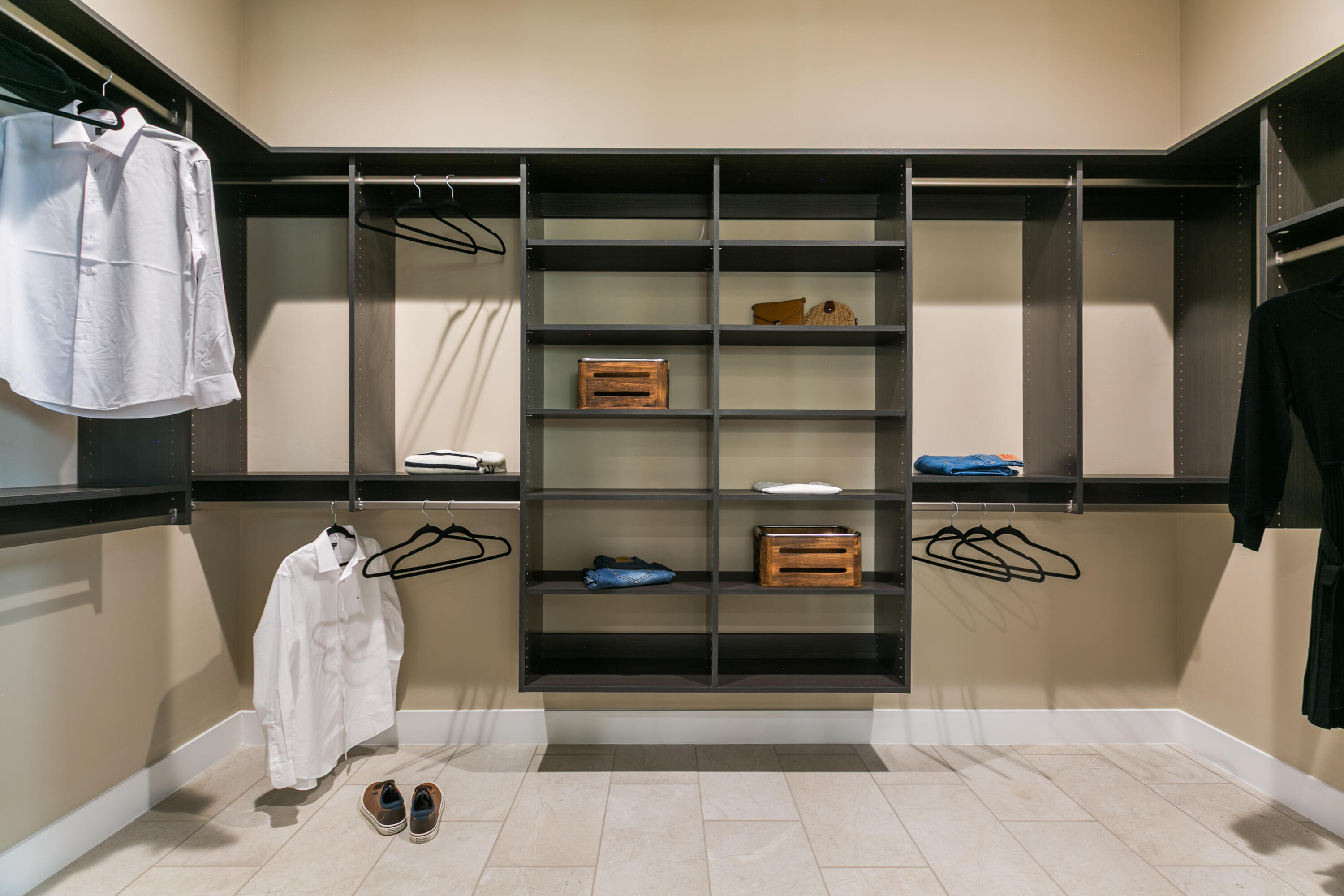 6725 Akademeia Loop NE