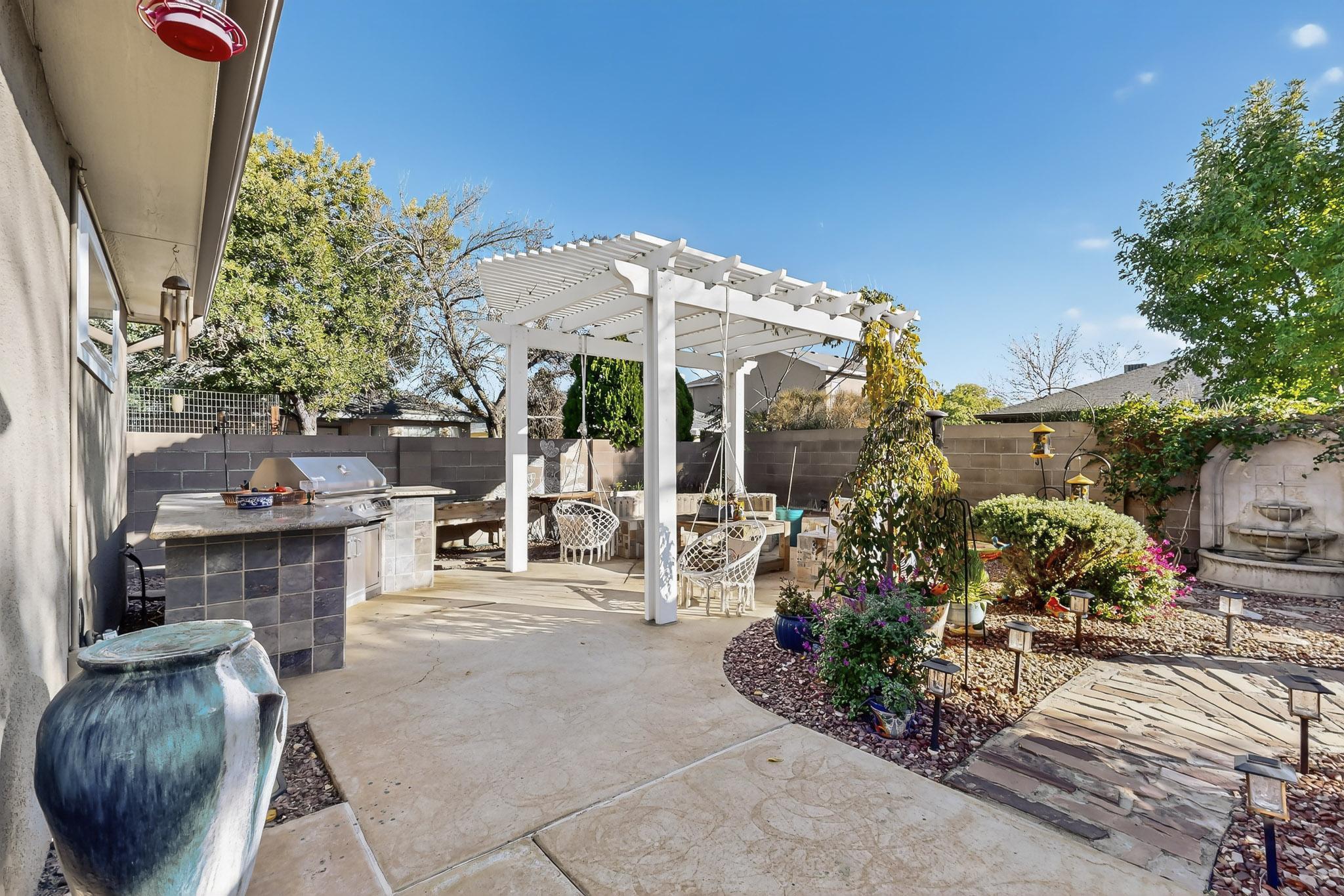 6604 Tierra Vista Avenue NW