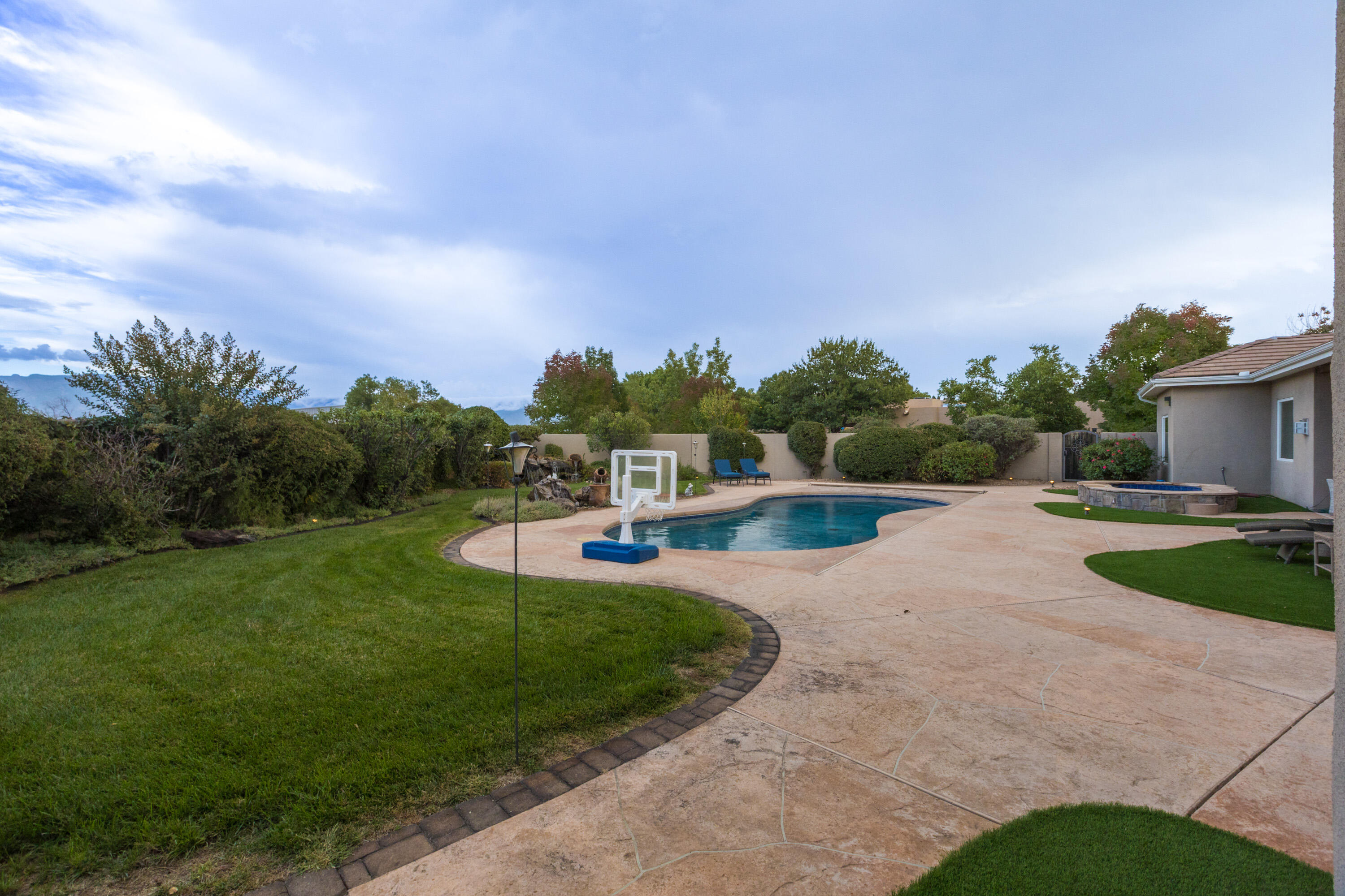 4658 Los Poblanos Circle NW