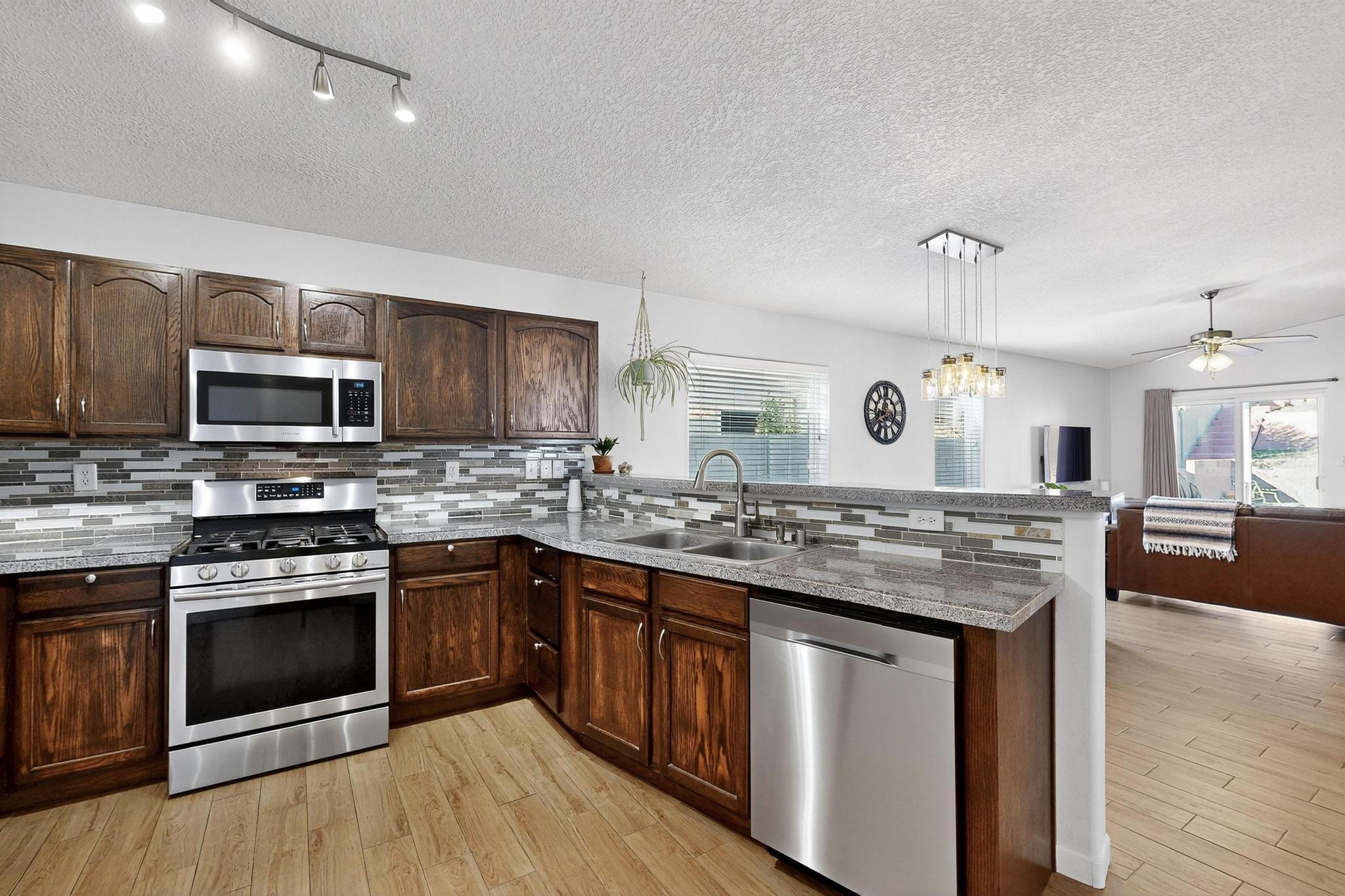 329 Minturn Loop NE