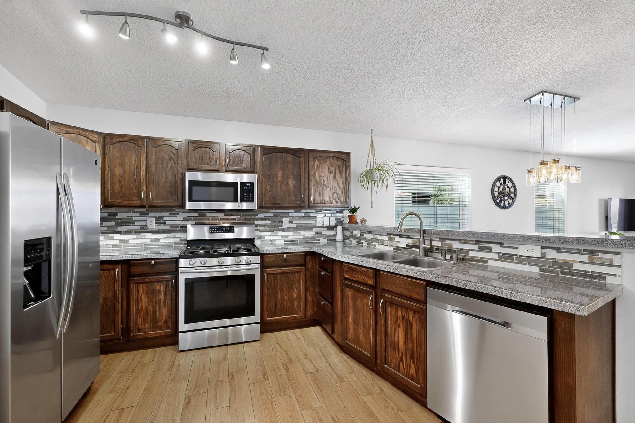 329 Minturn Loop NE
