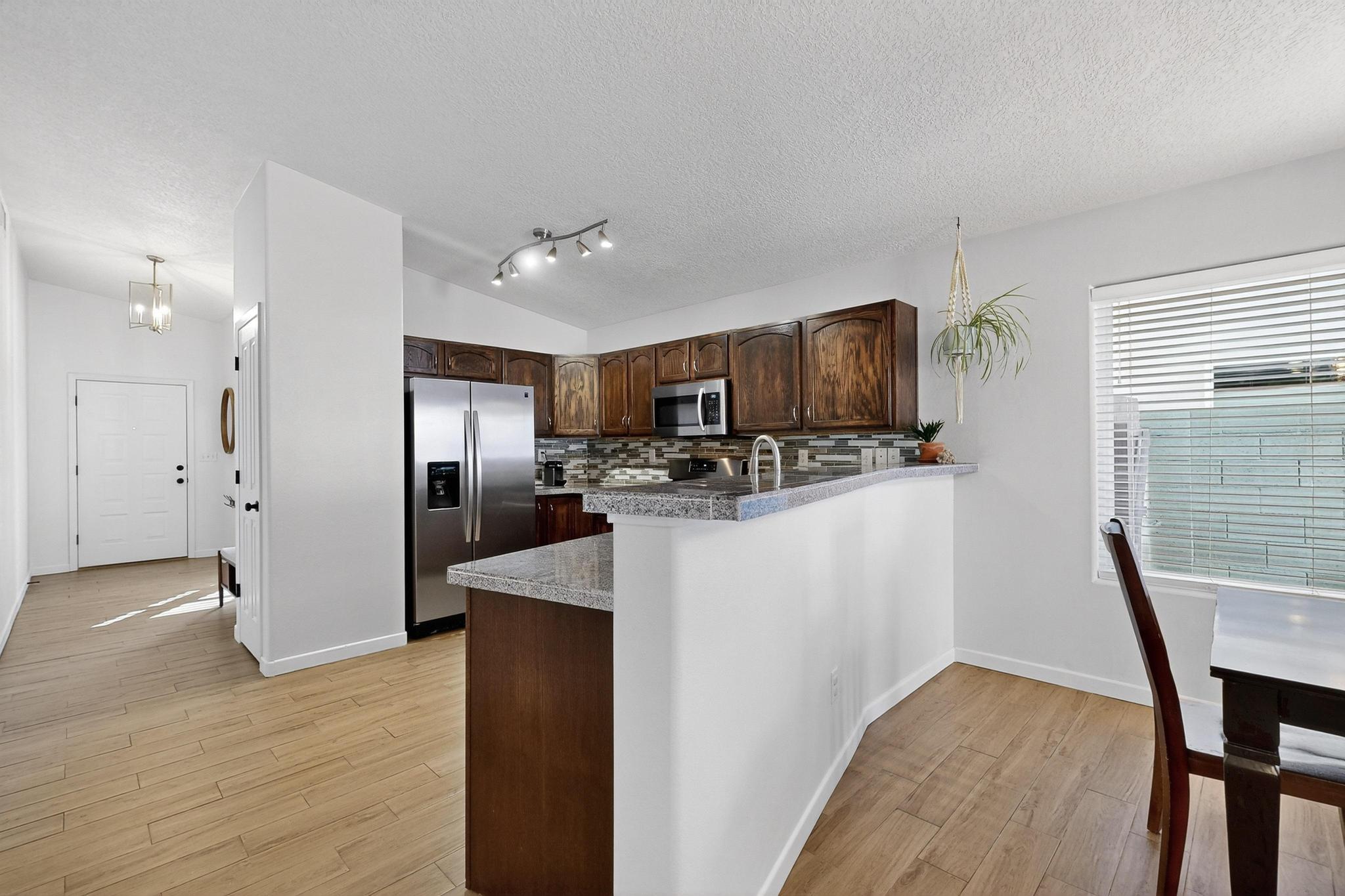 329 Minturn Loop NE