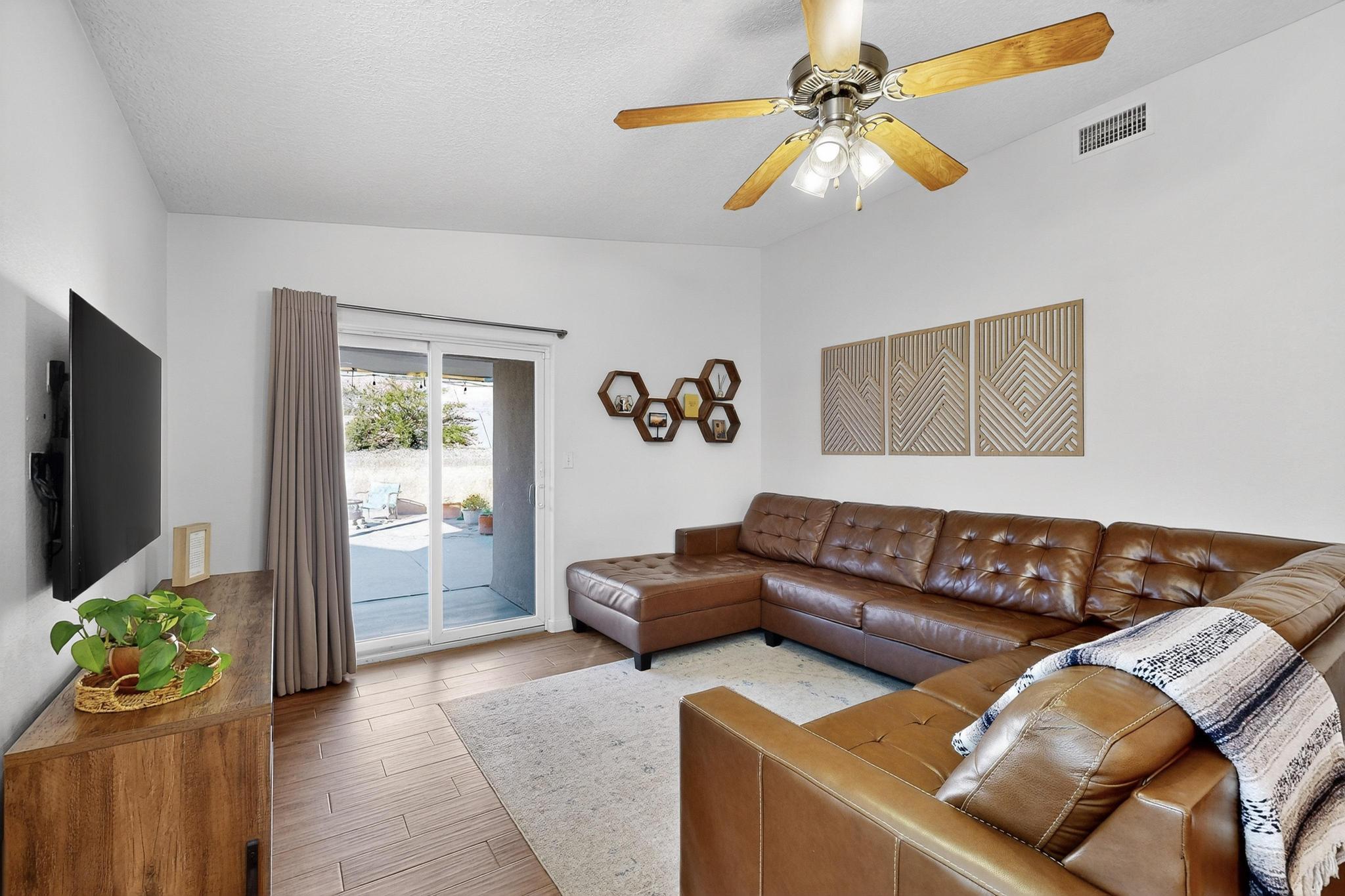 329 Minturn Loop NE