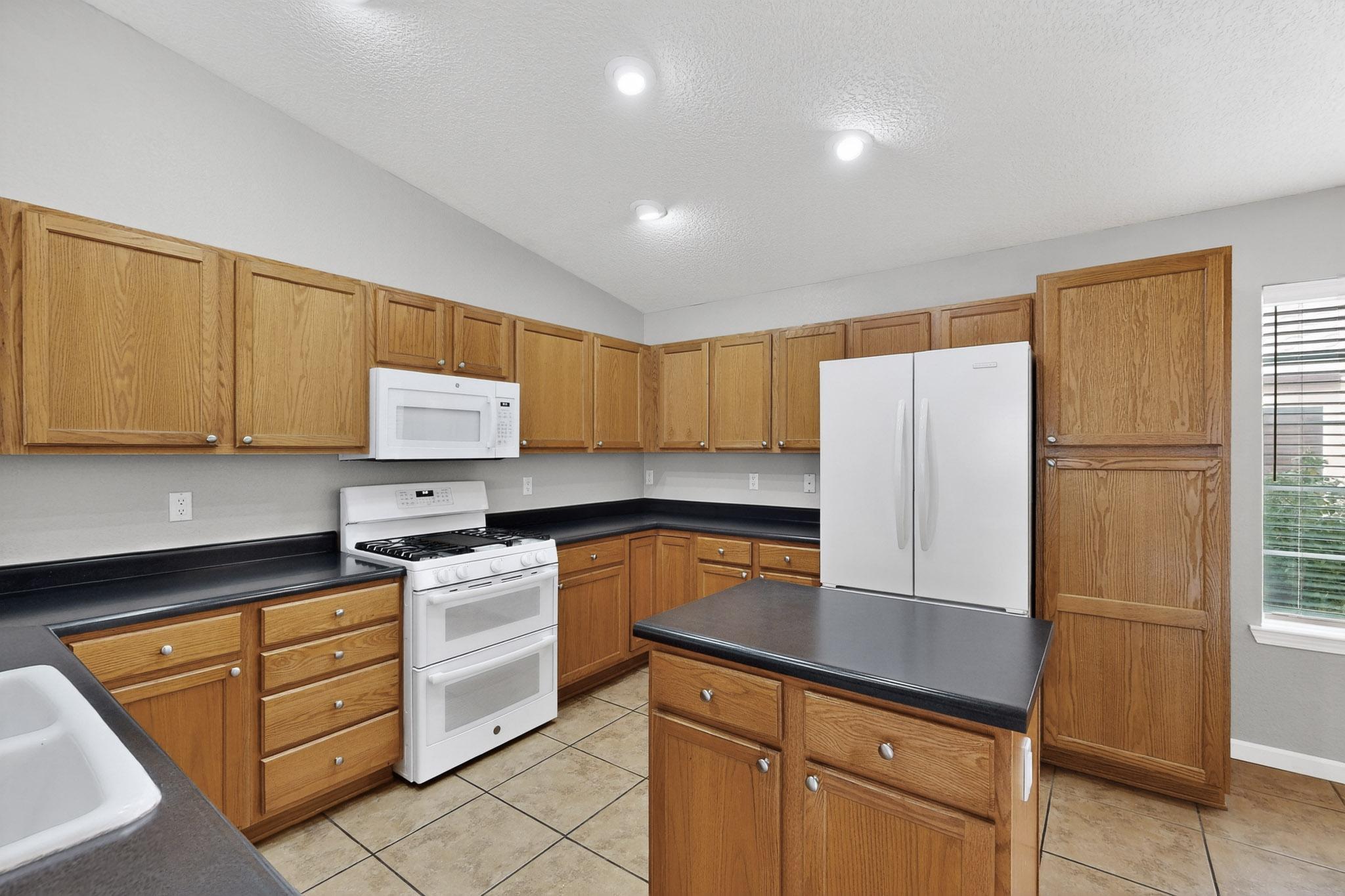 6744 VENTANA HILLS Road NW