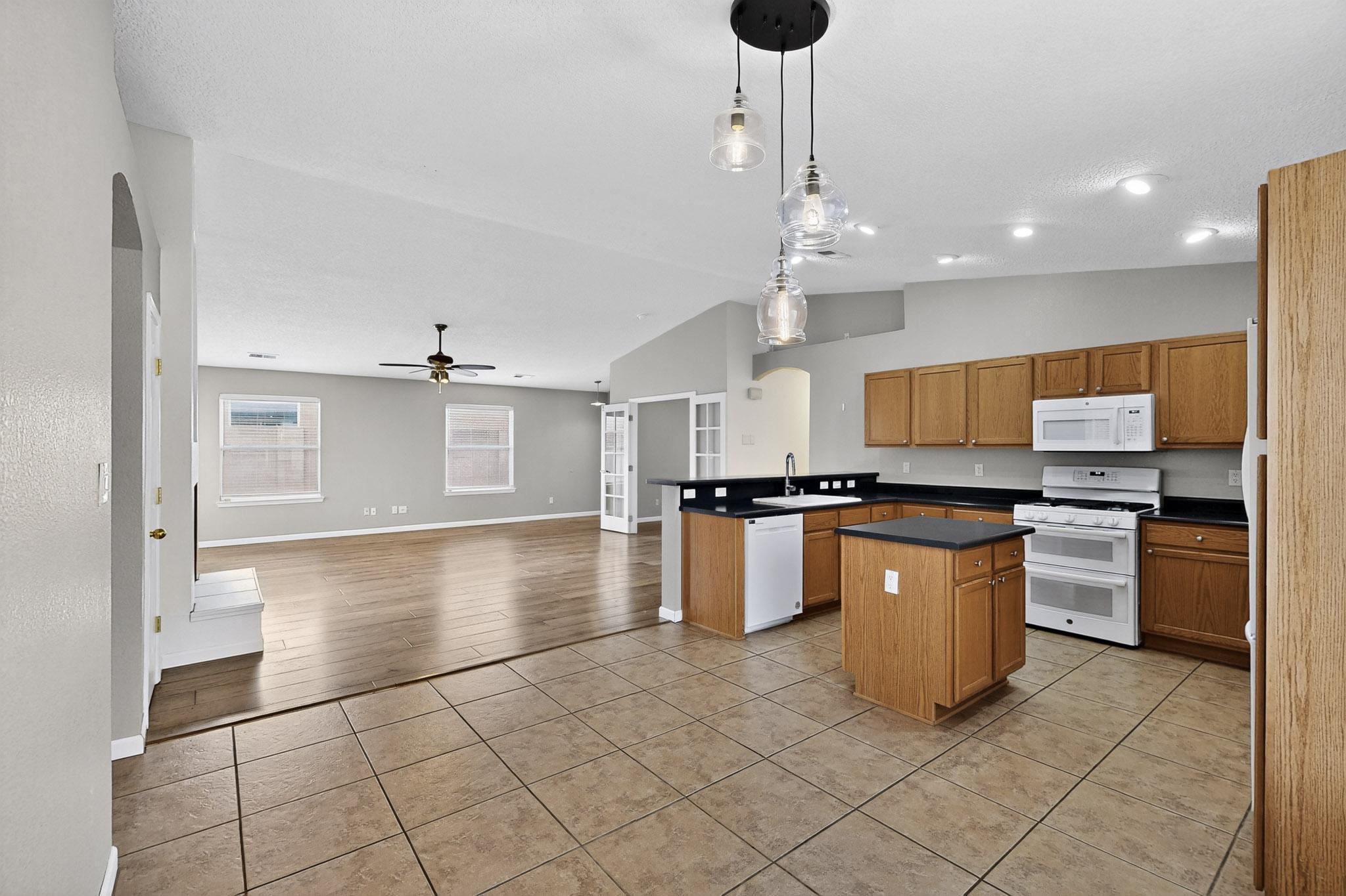 6744 VENTANA HILLS Road NW