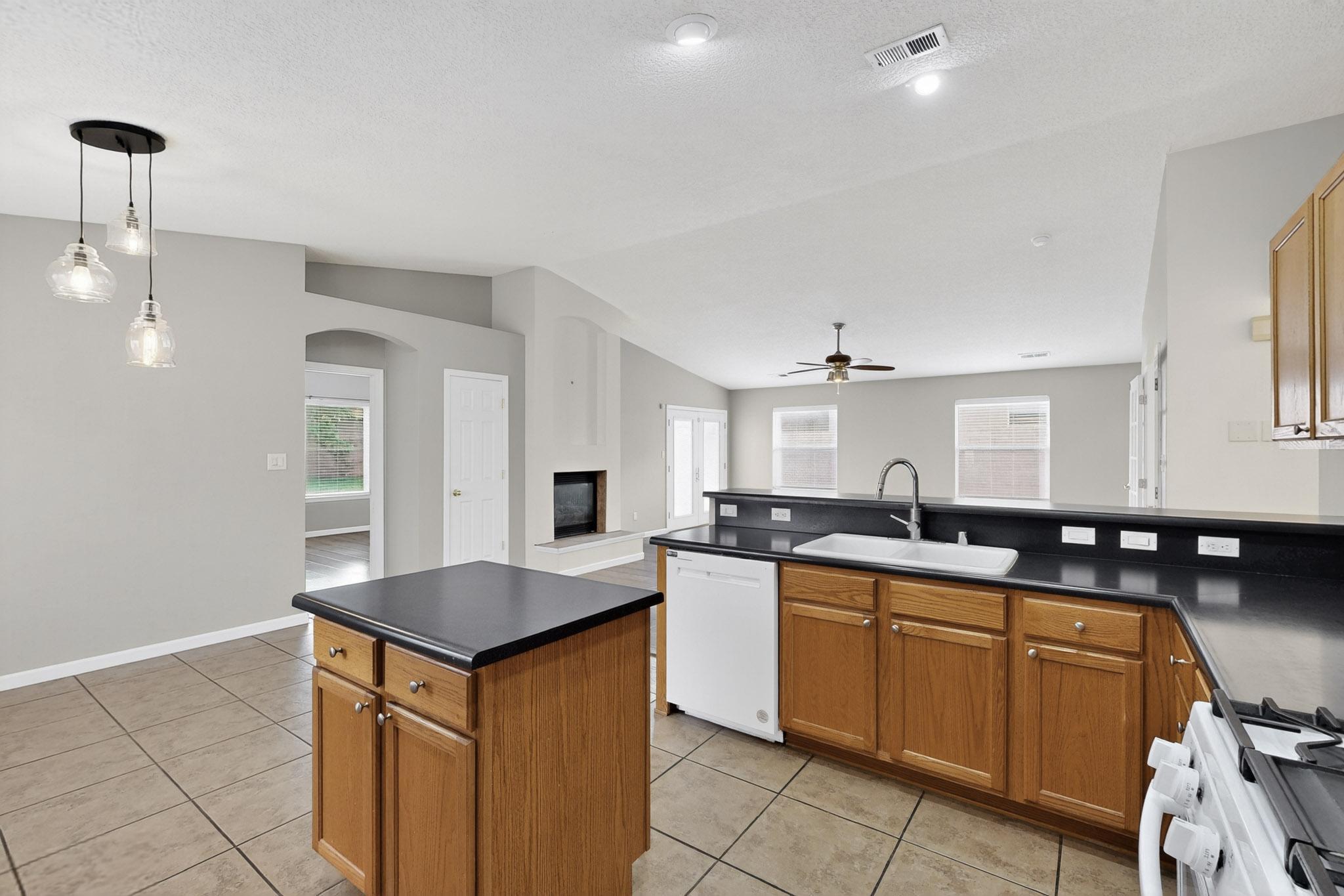 6744 VENTANA HILLS Road NW