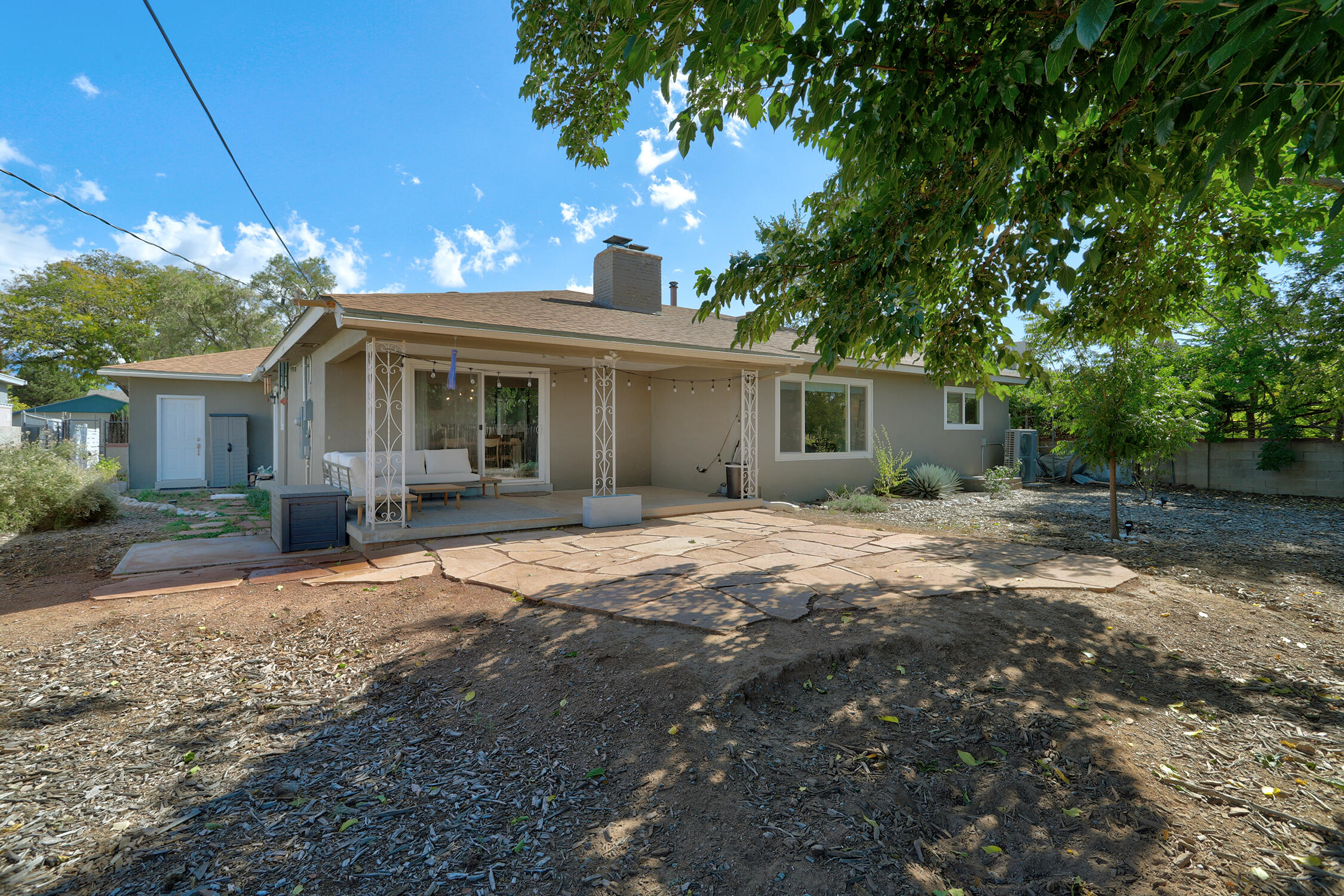 1409 Valencia Drive NE