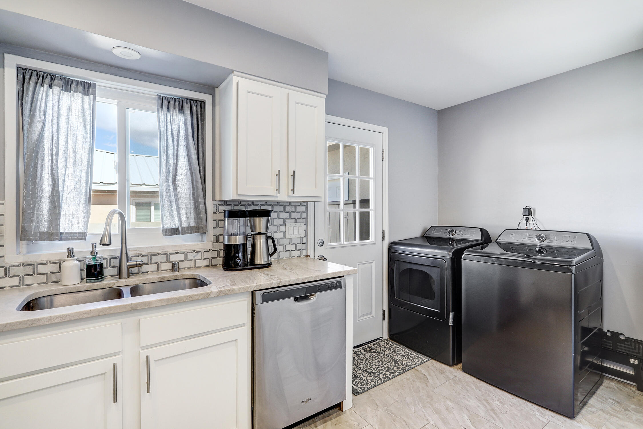 1409 Valencia Drive NE