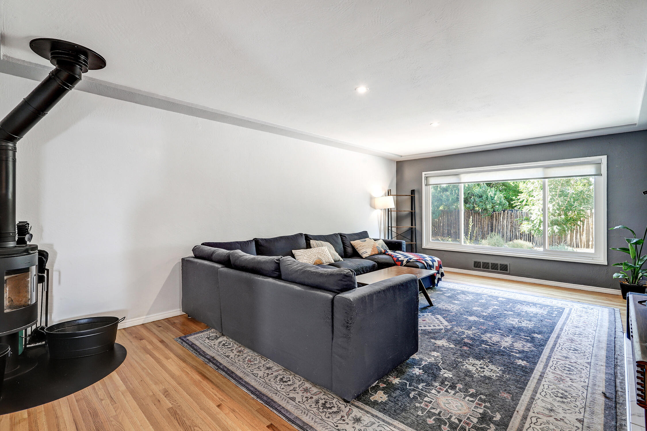 1409 Valencia Drive NE