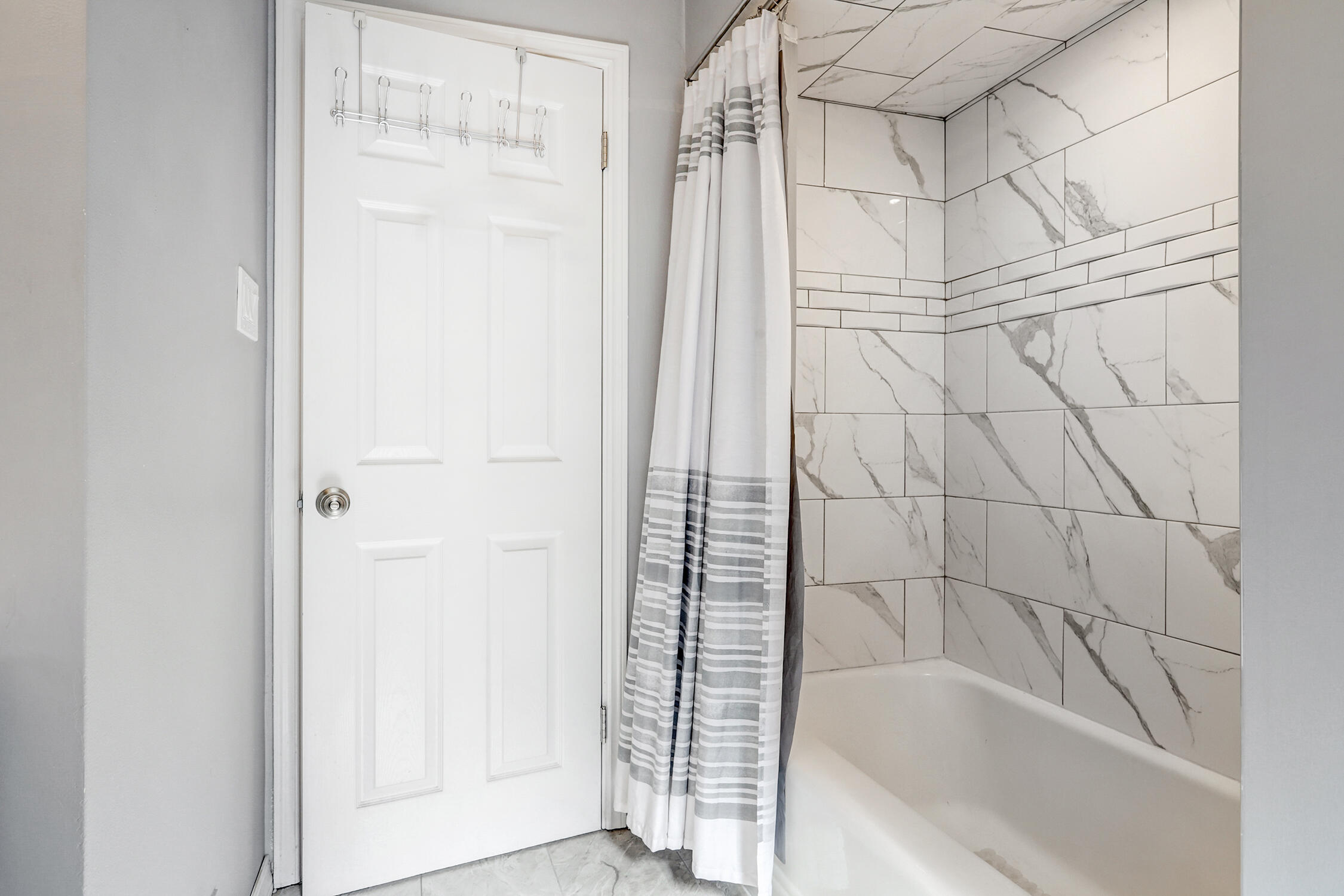 1409 Valencia Drive NE