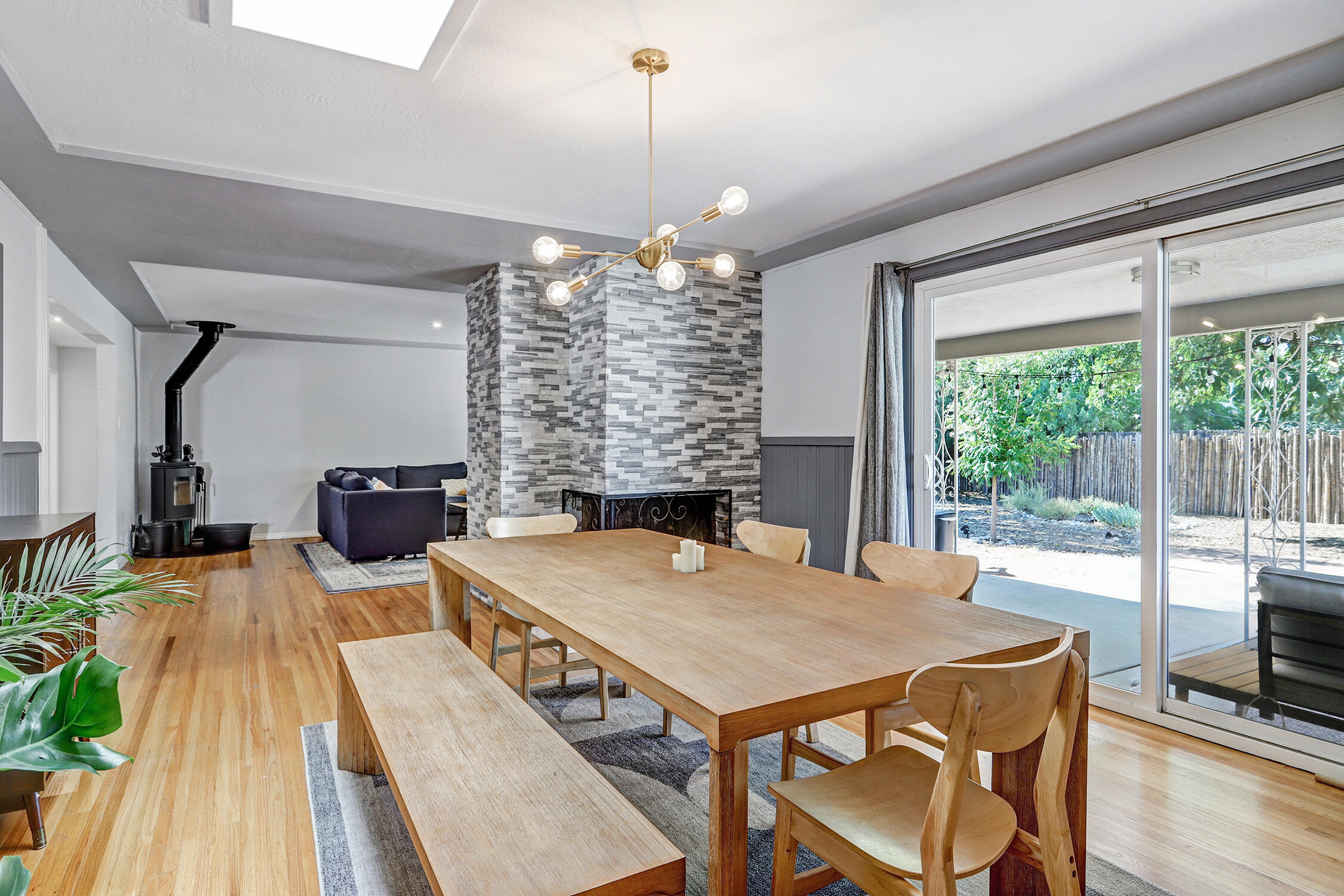 1409 Valencia Drive NE